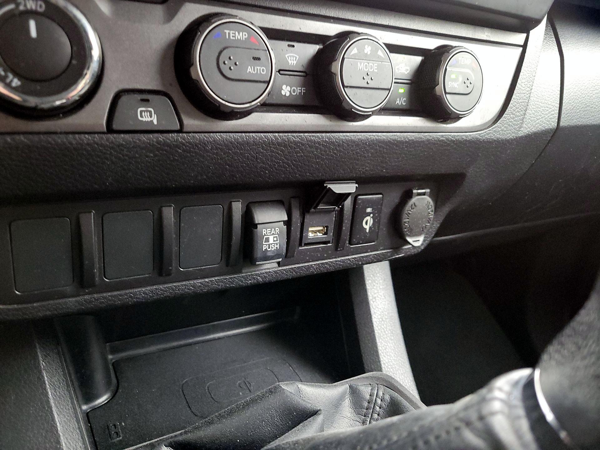 Thumbnail: 2022 Toyota Tacoma - 18