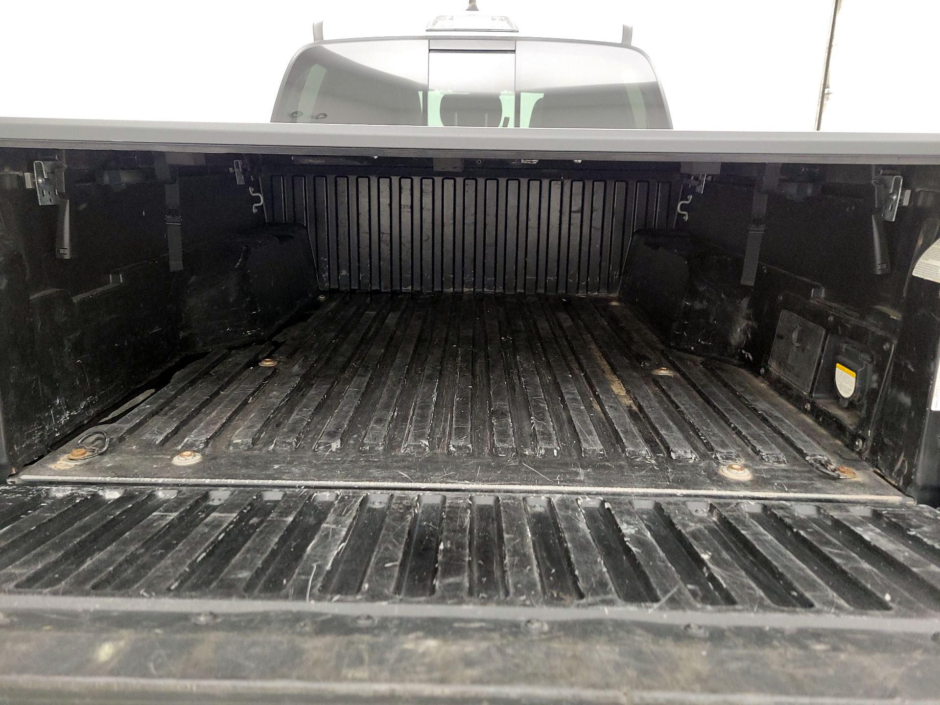 Thumbnail: 2022 Toyota Tacoma - 20