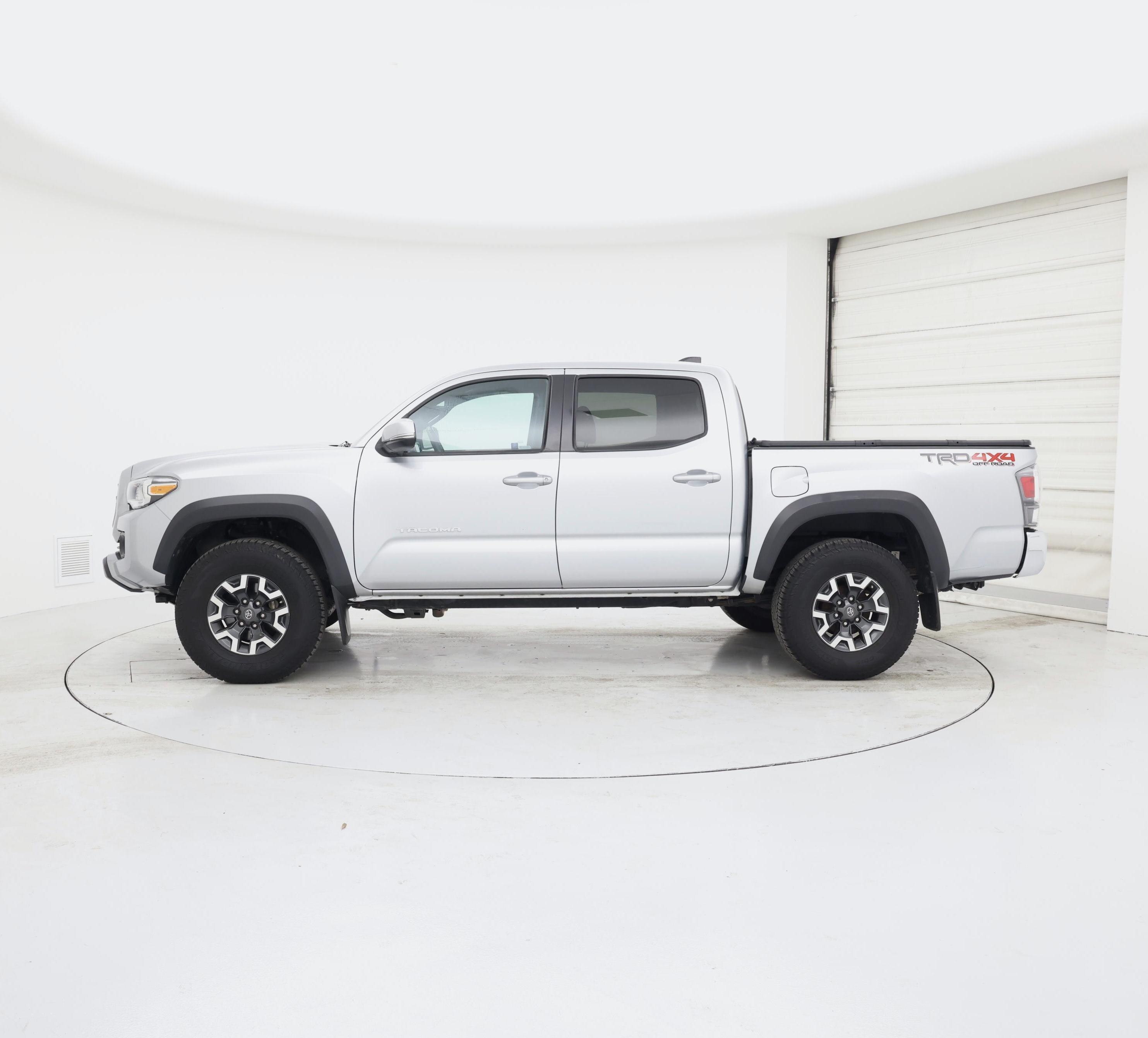 Thumbnail: 2022 Toyota Tacoma - 3