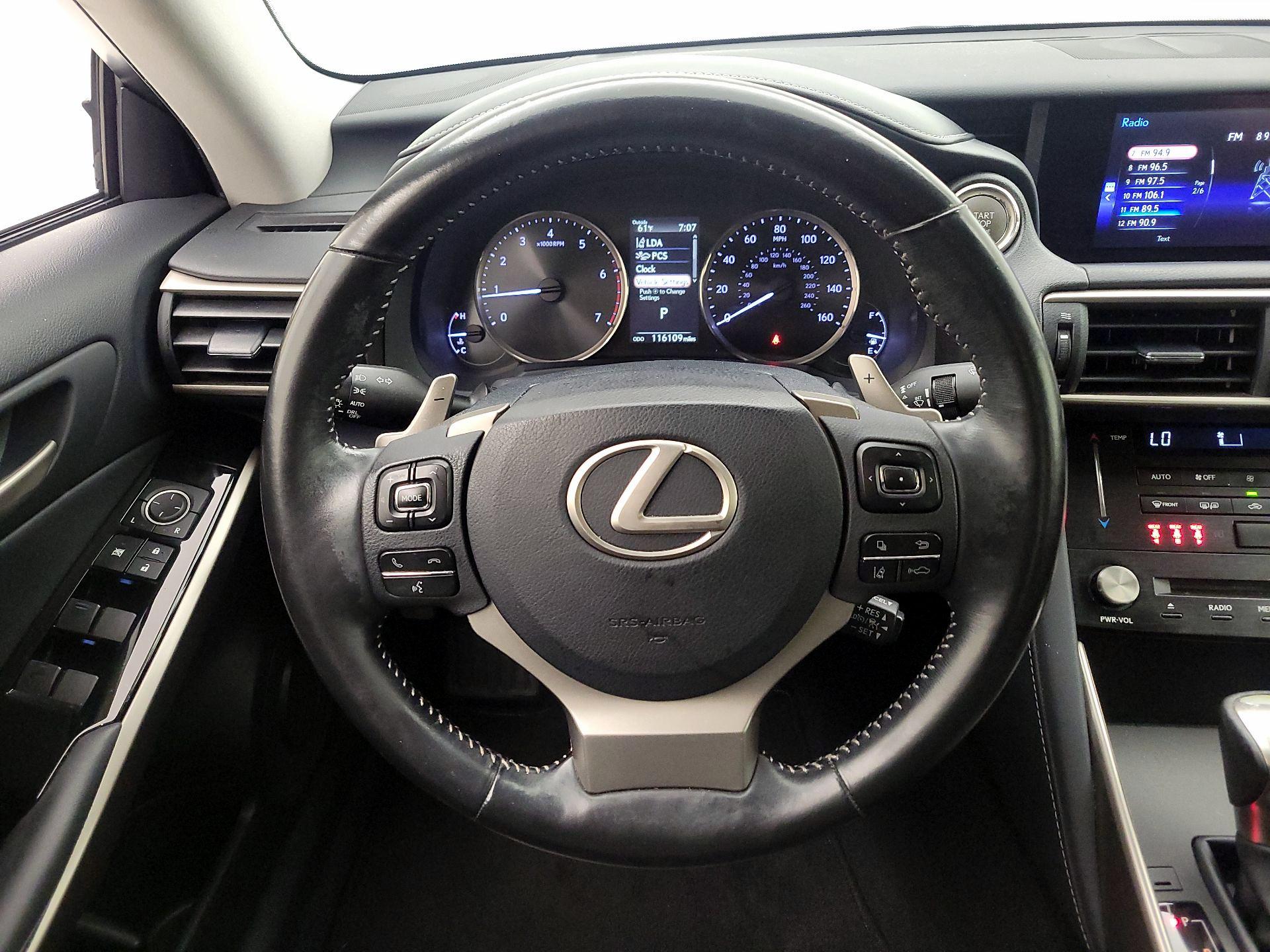 Thumbnail: 2018 Lexus IS - 10