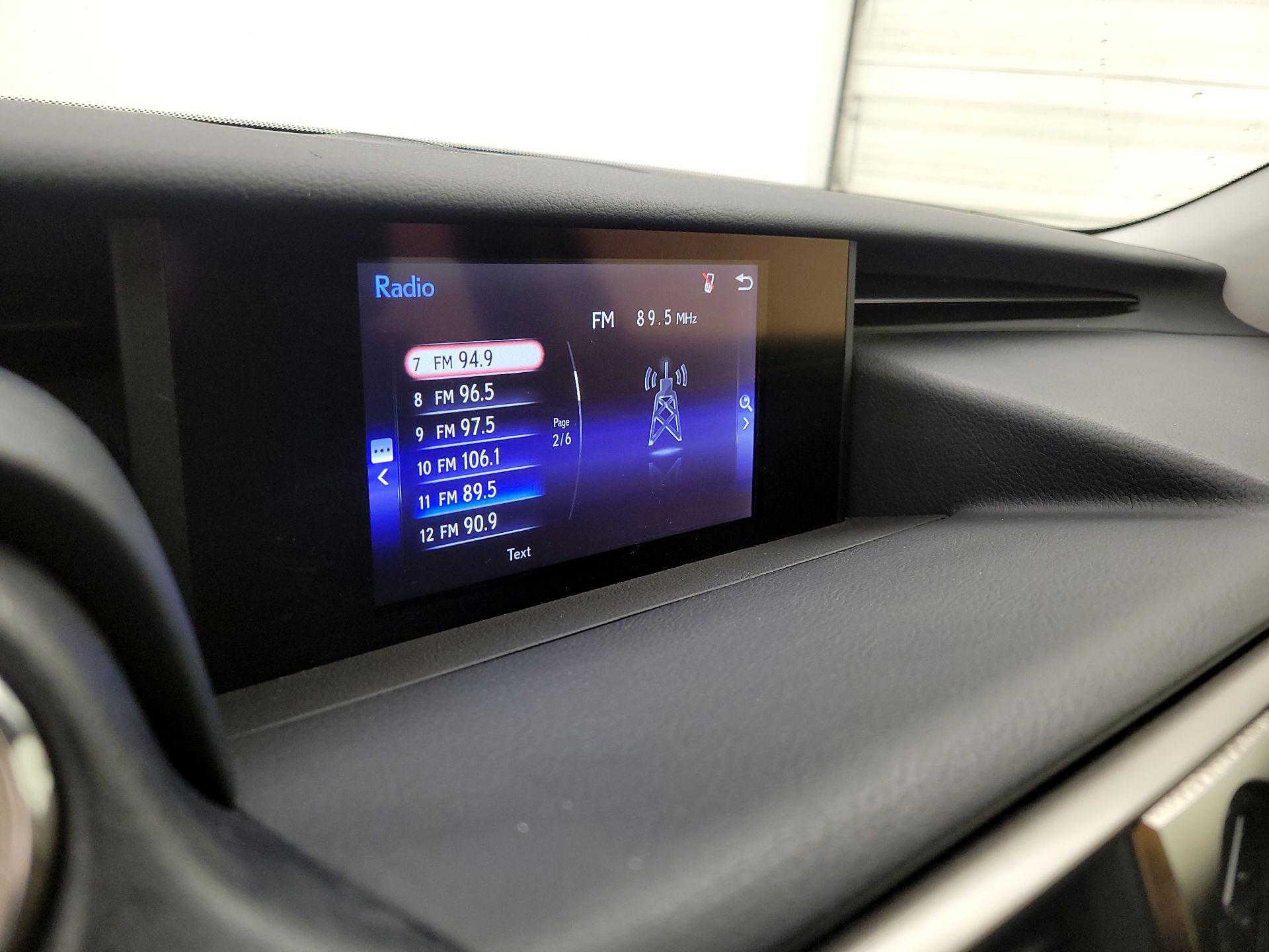 Thumbnail: 2018 Lexus IS - 15