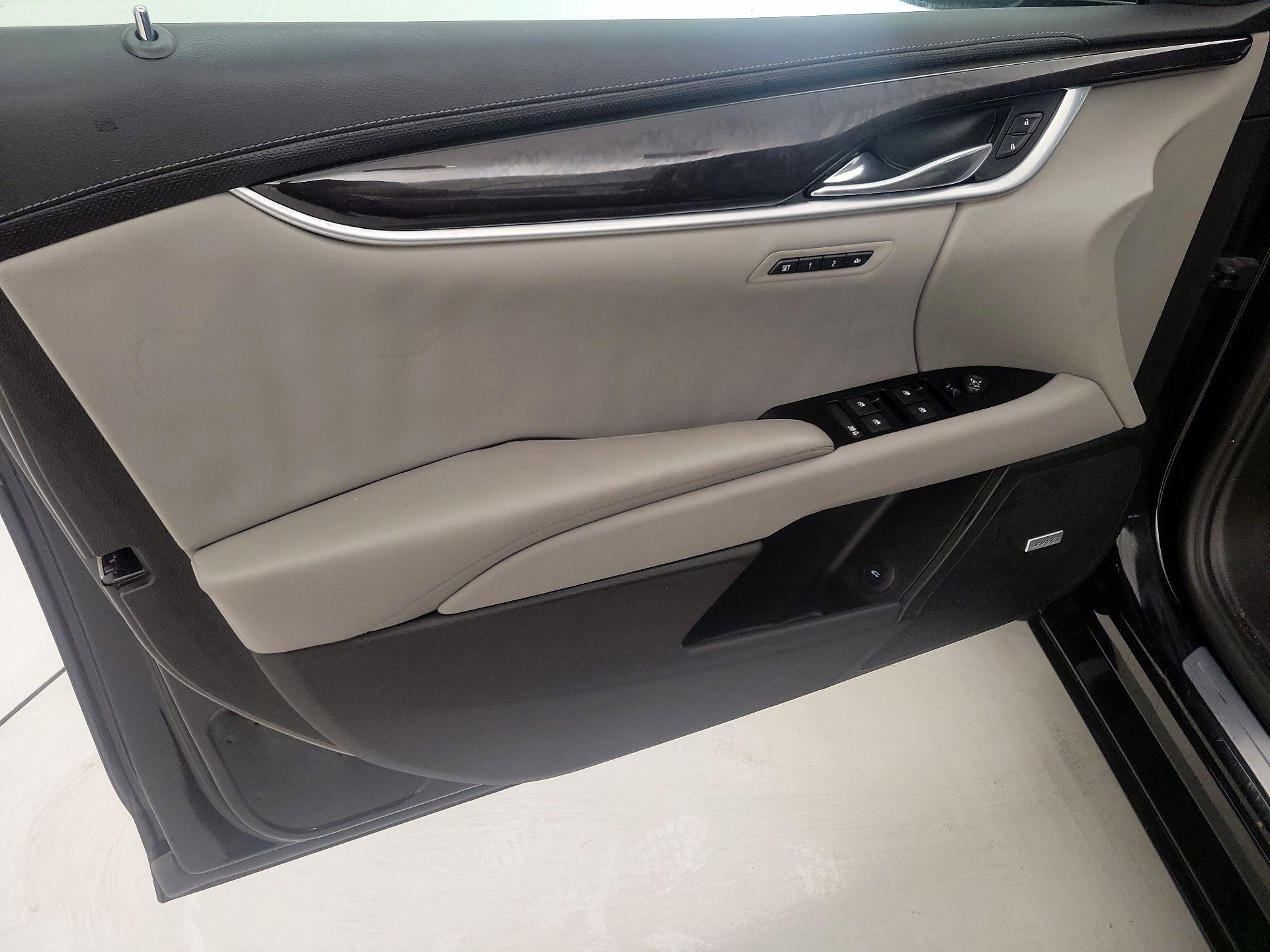 Thumbnail: 2017 Cadillac XTS - 12