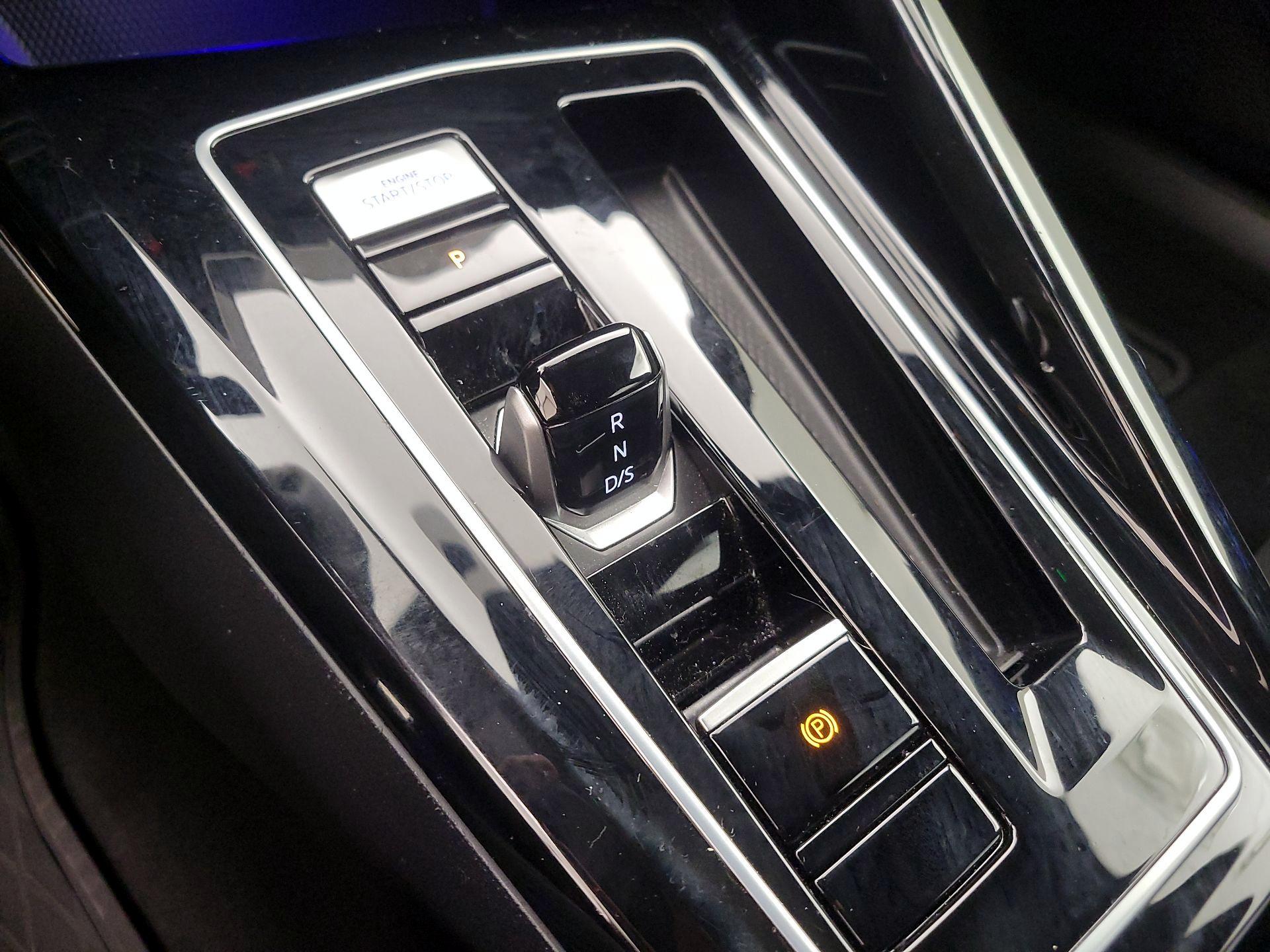 Thumbnail: 2024 Volkswagen Golf - 17