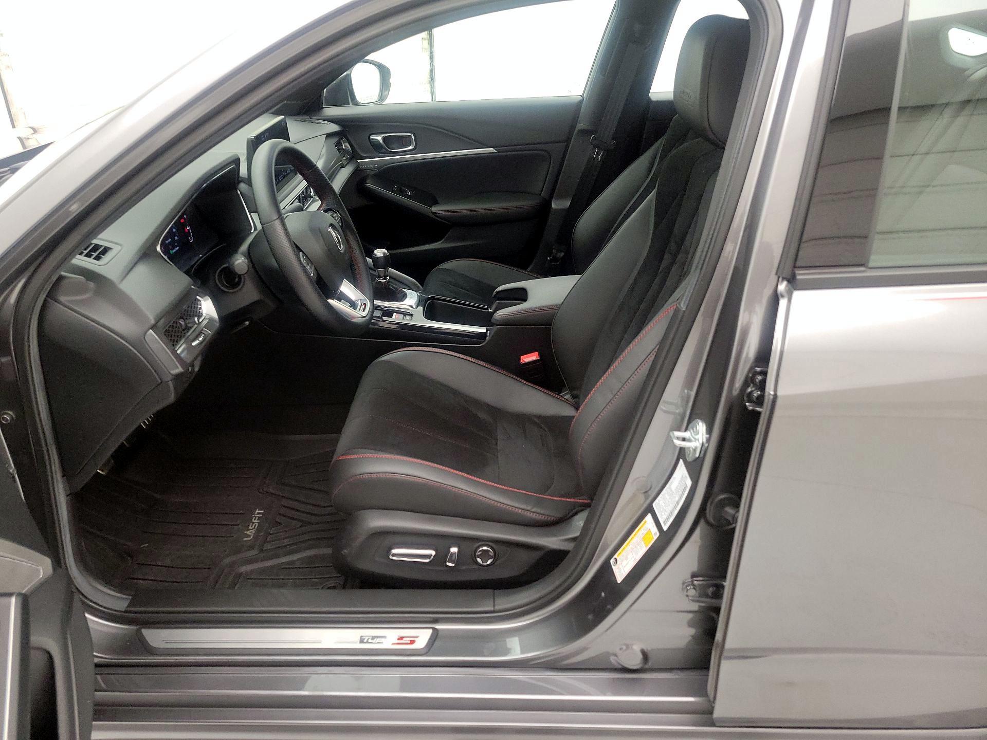 Thumbnail: 2025 Acura Integra - 11