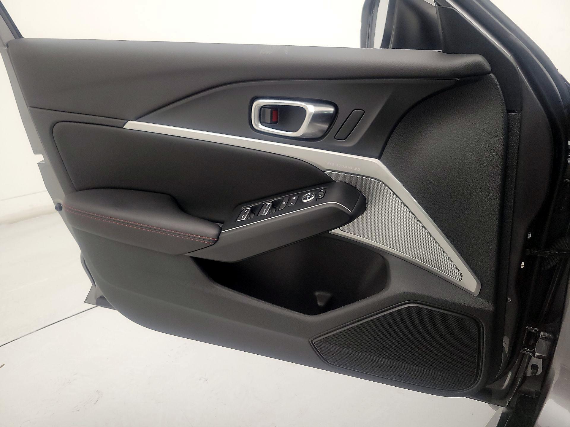 Thumbnail: 2025 Acura Integra - 12