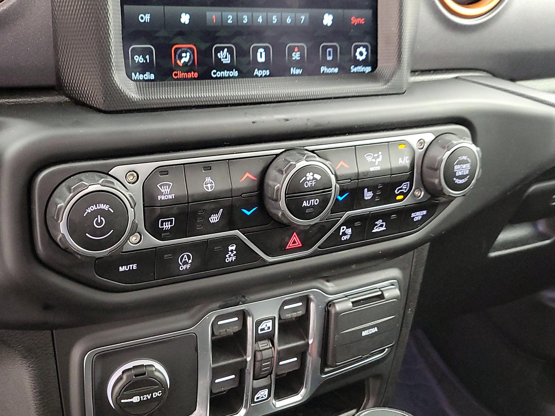 Thumbnail: 2021 Jeep Gladiator - 16