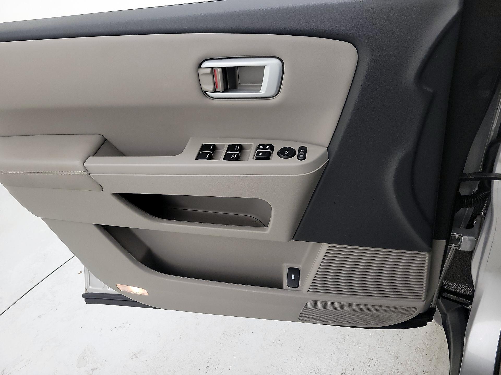 Thumbnail: 2015 Honda Pilot - 12