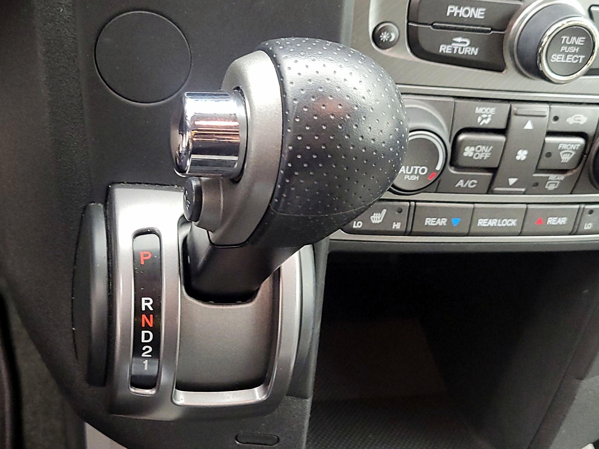 Thumbnail: 2015 Honda Pilot - 17