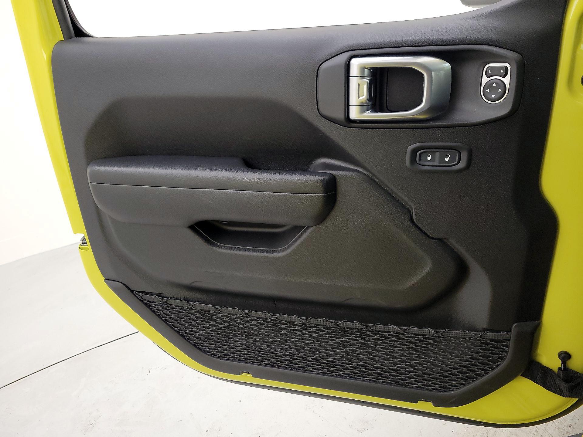 Thumbnail: 2023 Jeep Gladiator - 12