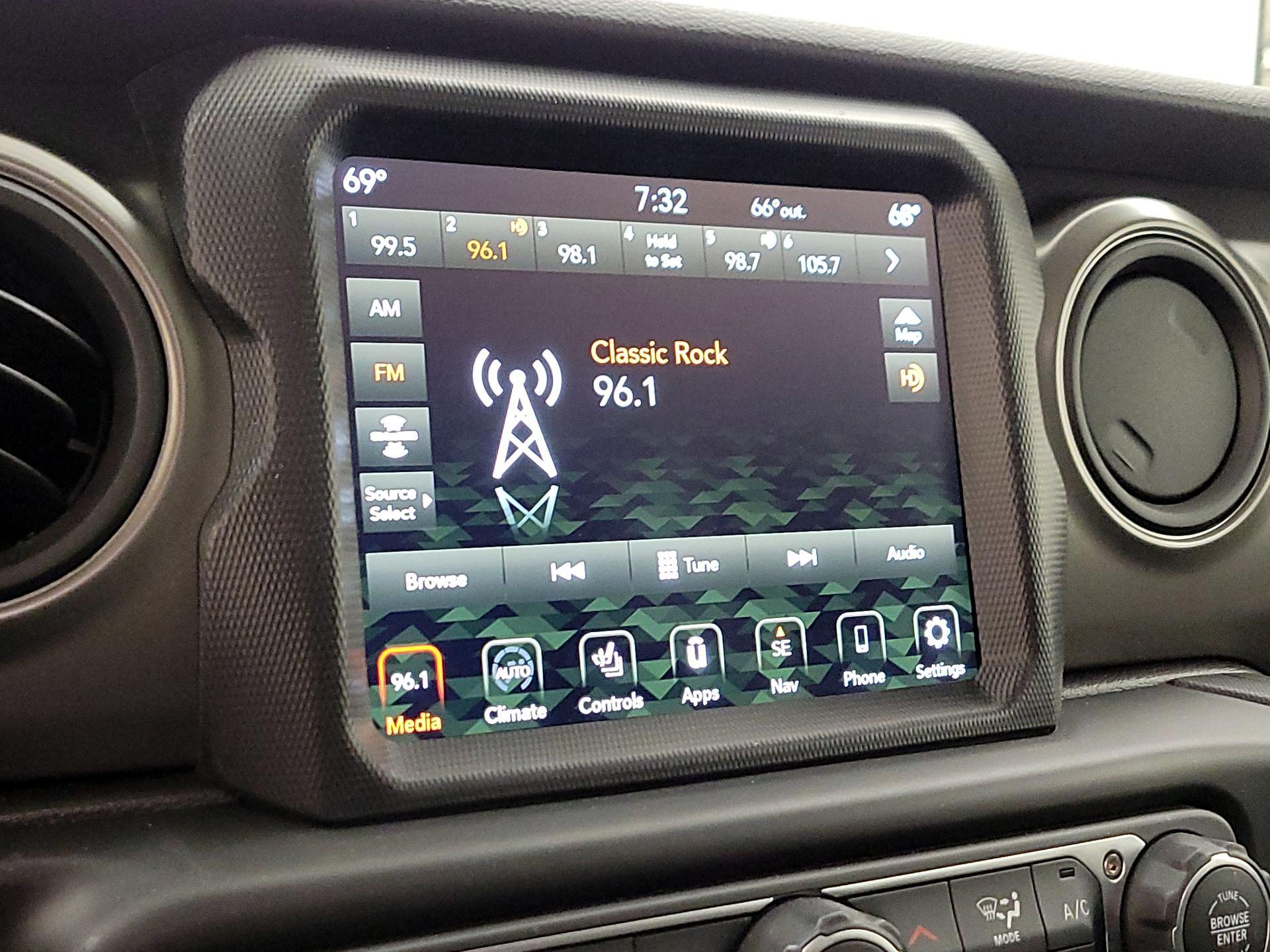 Thumbnail: 2023 Jeep Gladiator - 15