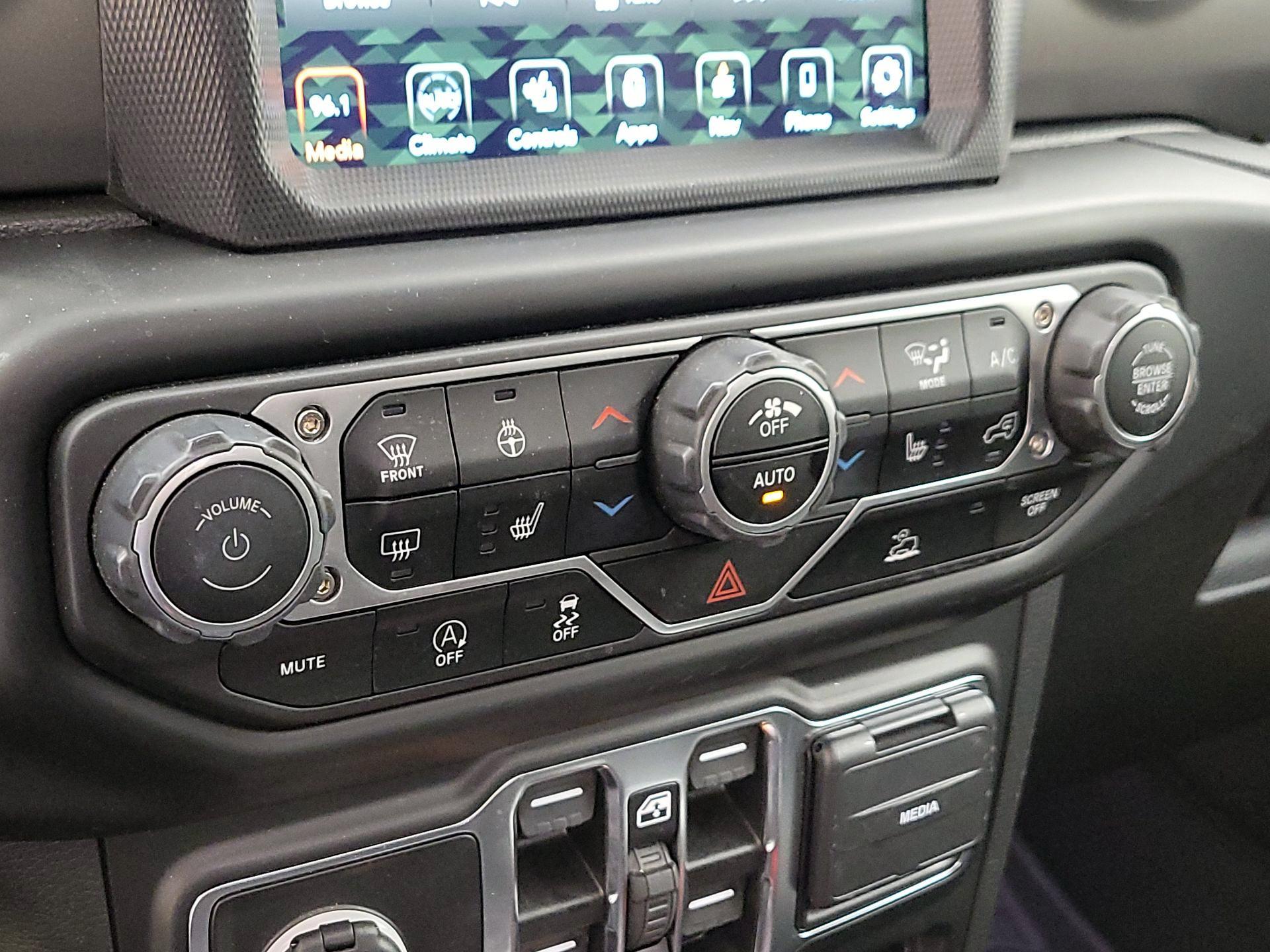 Thumbnail: 2023 Jeep Gladiator - 16