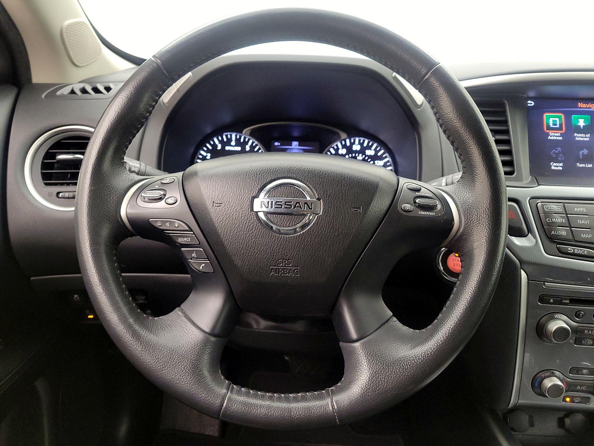 Thumbnail: 2017 Nissan Pathfinder - 10