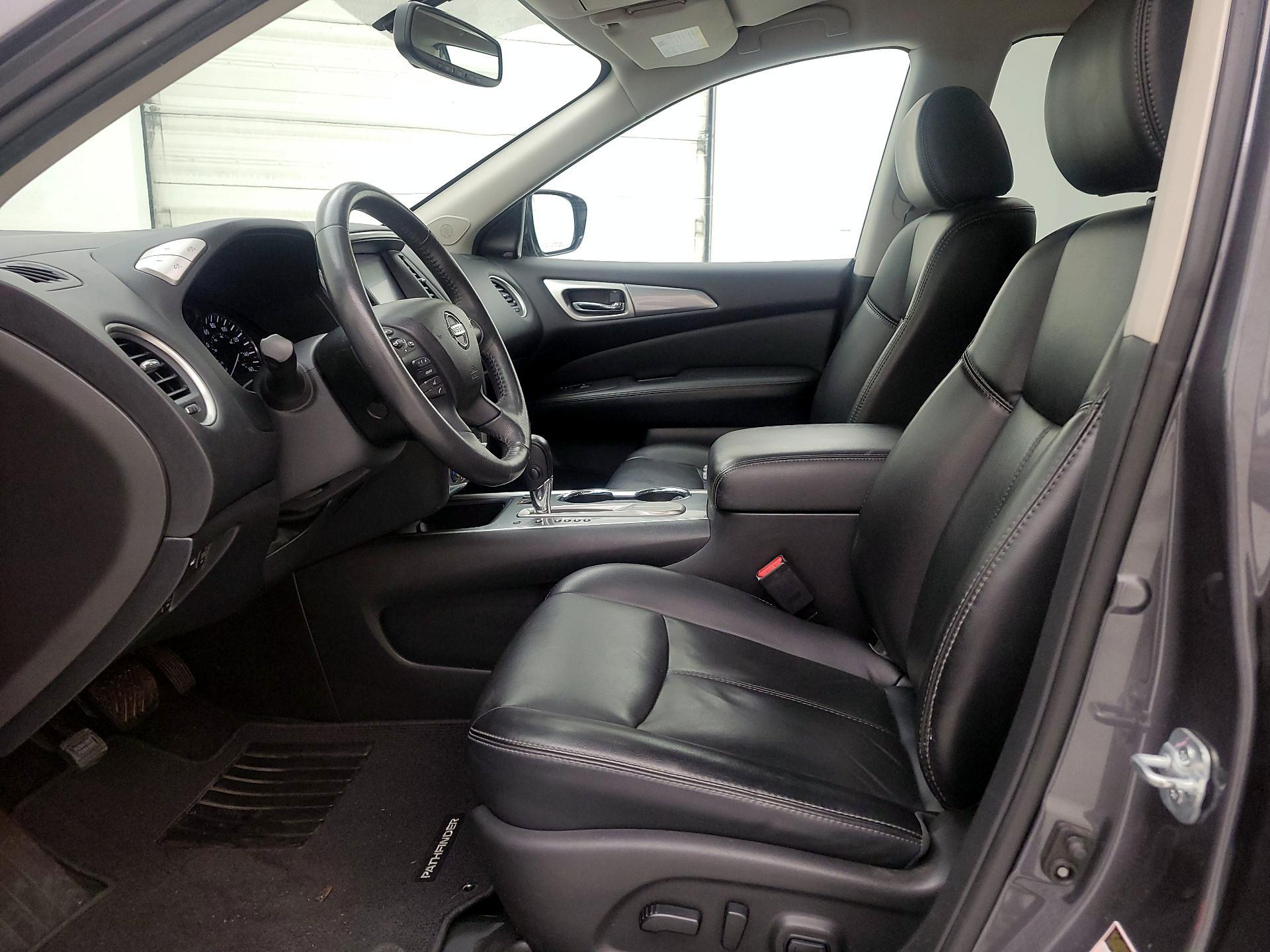 Thumbnail: 2017 Nissan Pathfinder - 11