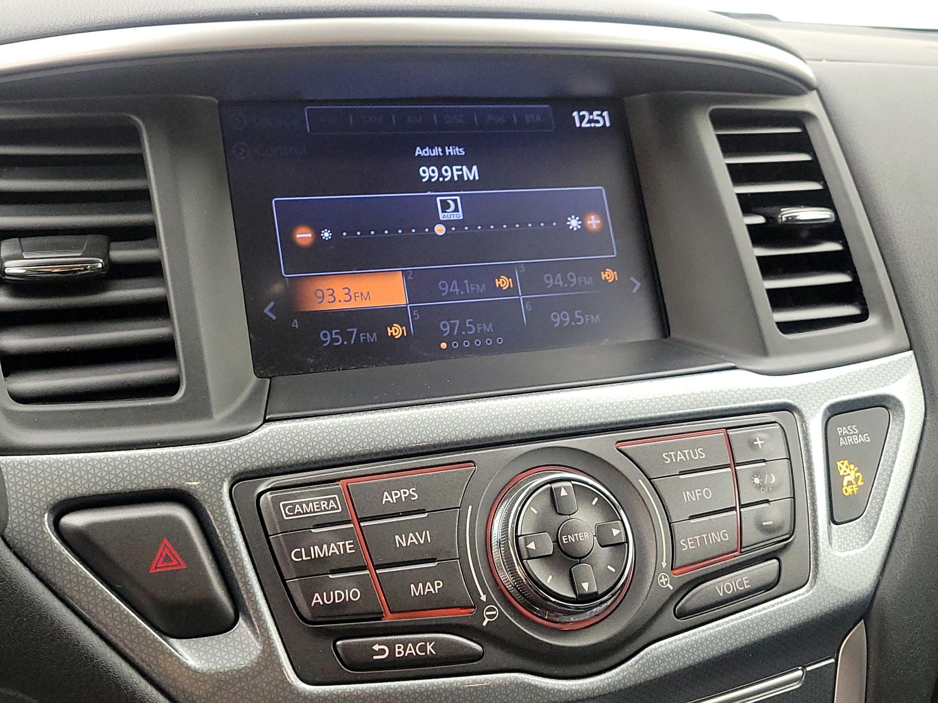 Thumbnail: 2017 Nissan Pathfinder - 16