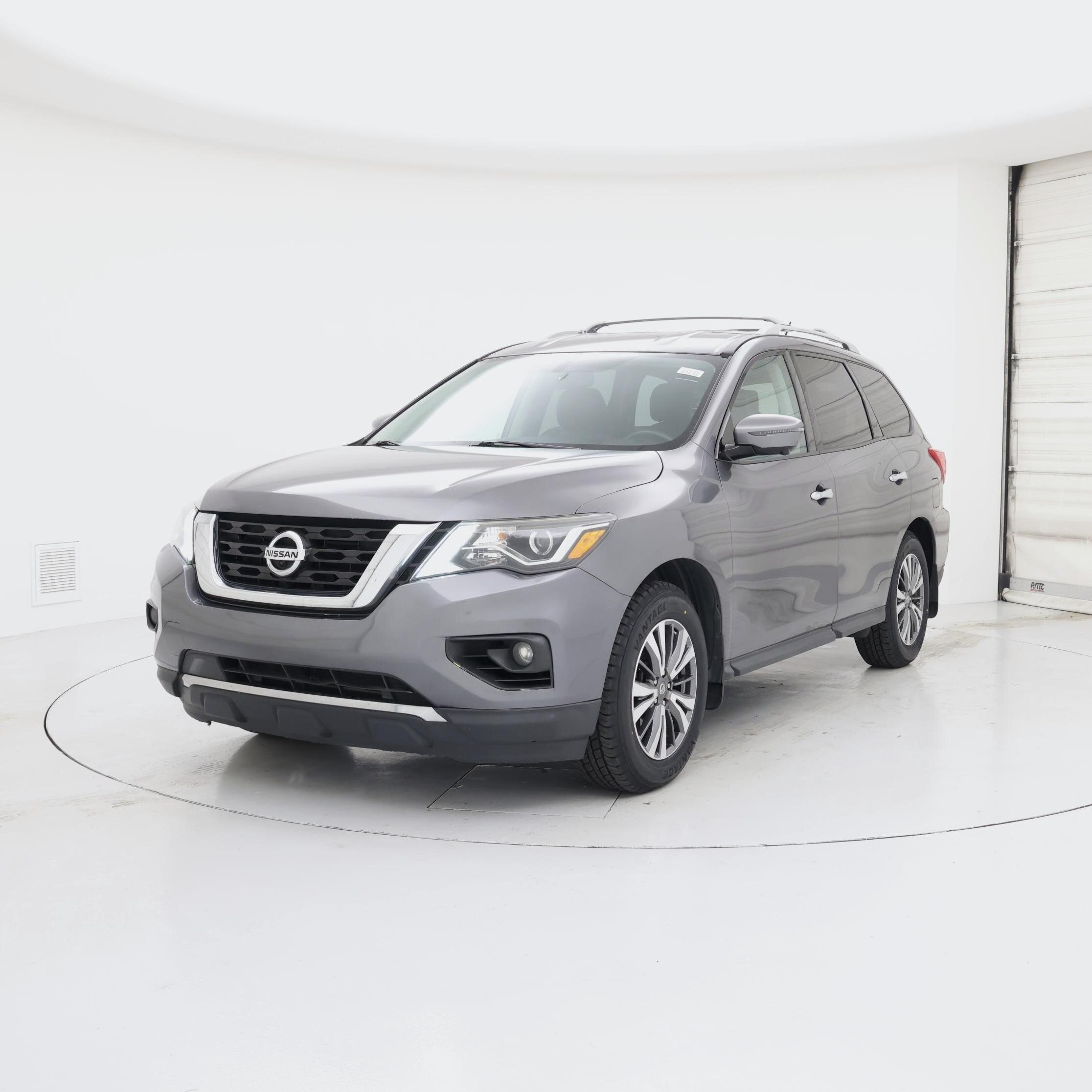 Thumbnail: 2017 Nissan Pathfinder - 4