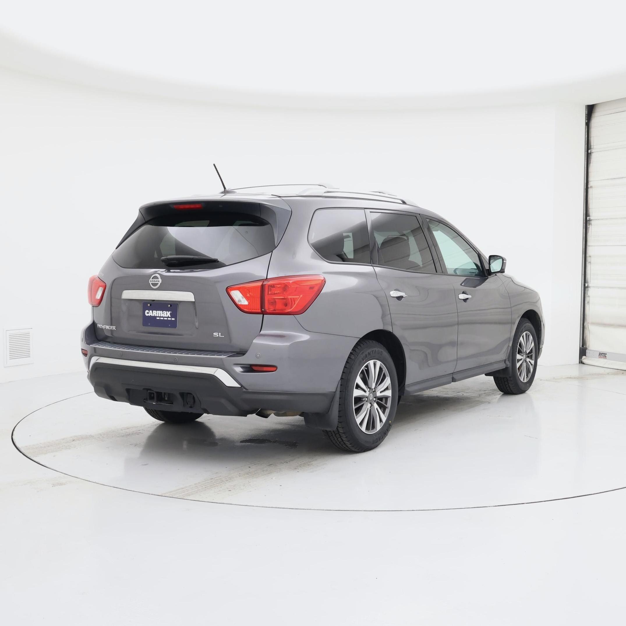 Thumbnail: 2017 Nissan Pathfinder - 8