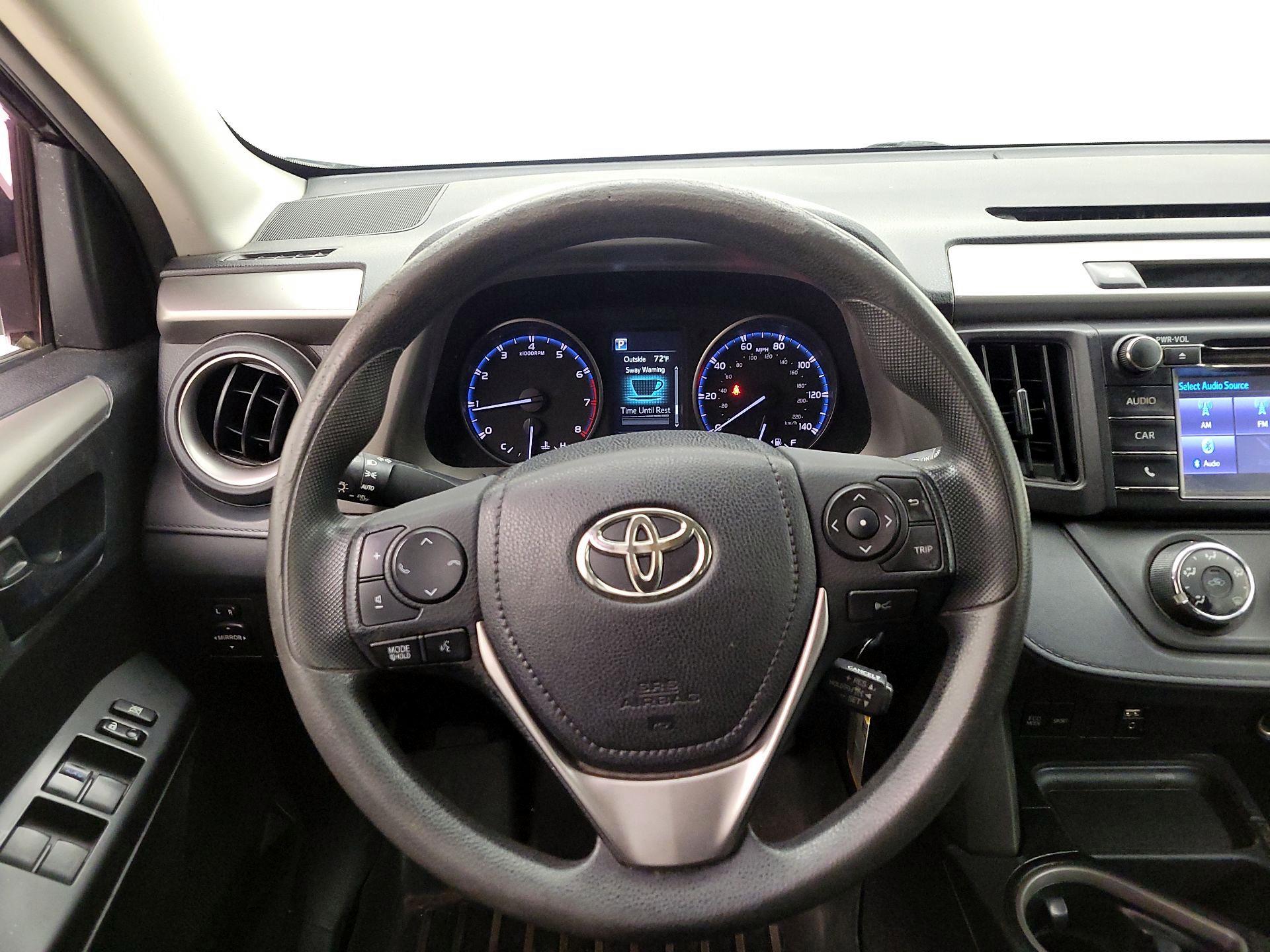 Thumbnail: 2018 Toyota RAV4 - 10