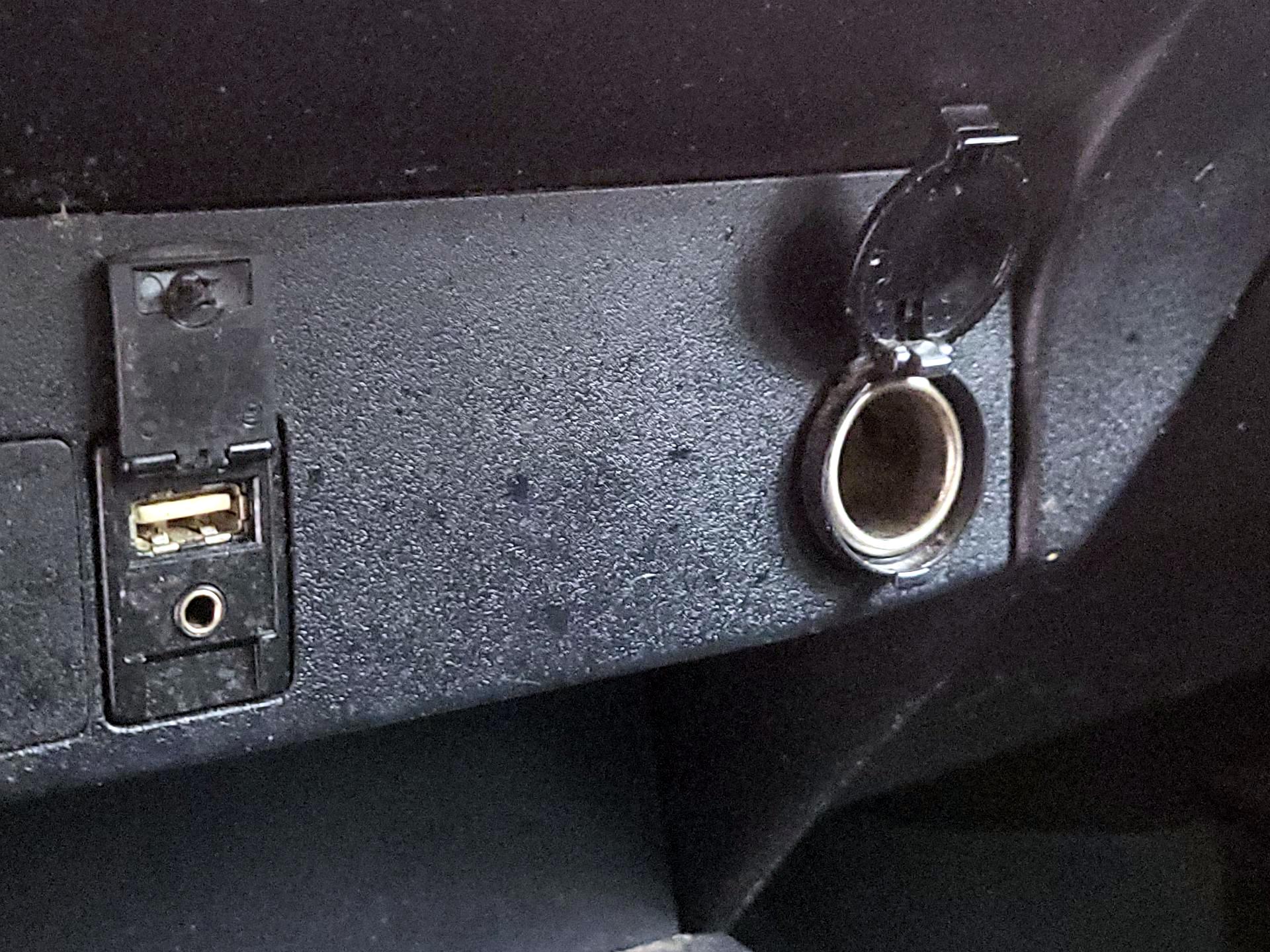 Thumbnail: 2018 Toyota RAV4 - 18