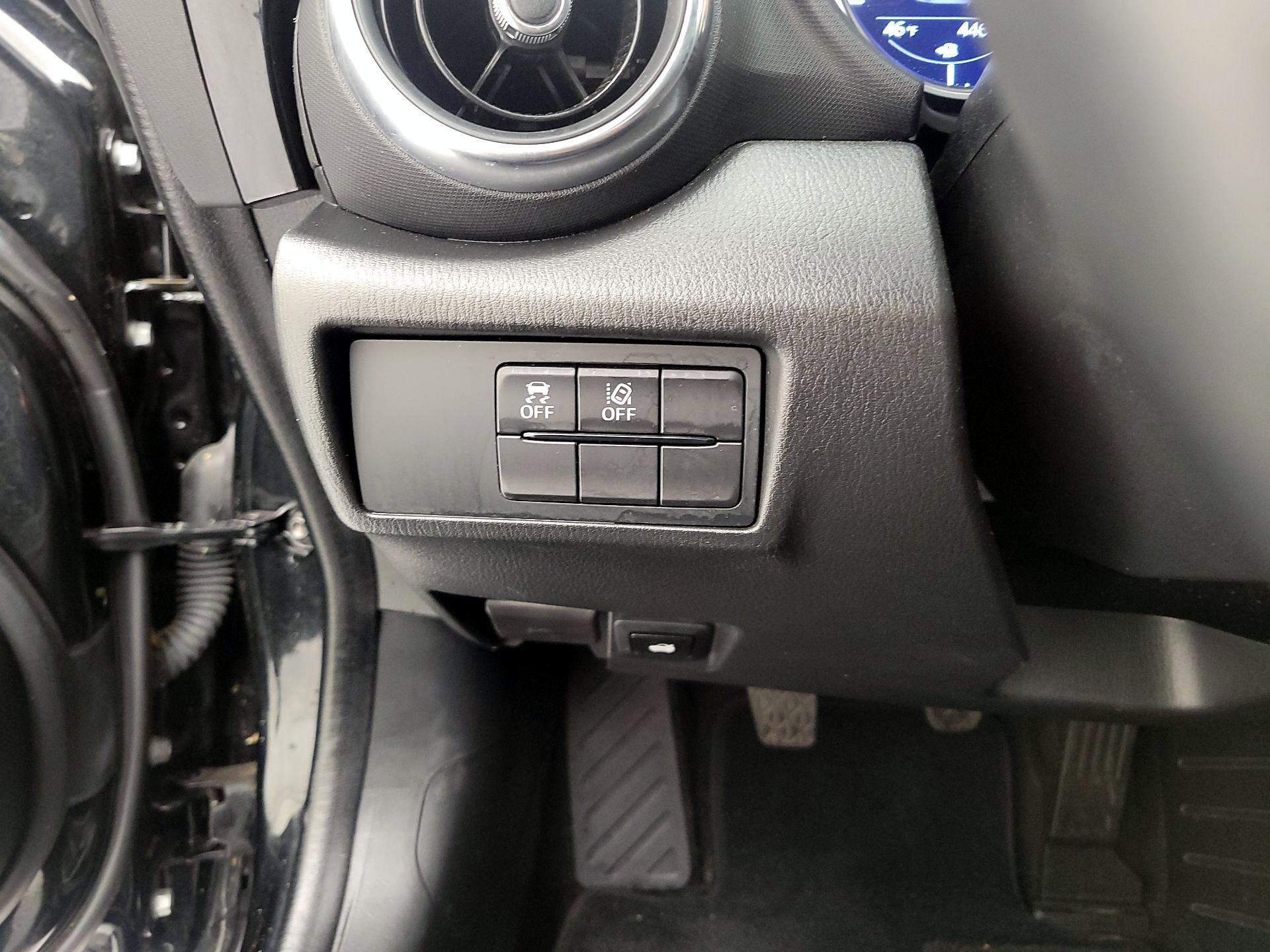 Thumbnail: 2023 Mazda MX-5 Miata - 13