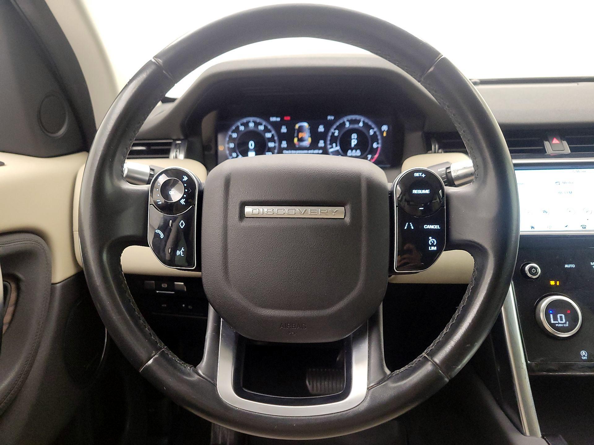 Thumbnail: 2020 Land Rover Discovery Sport - 10