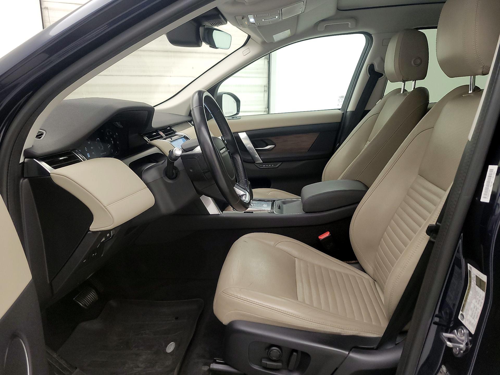 Thumbnail: 2020 Land Rover Discovery Sport - 11