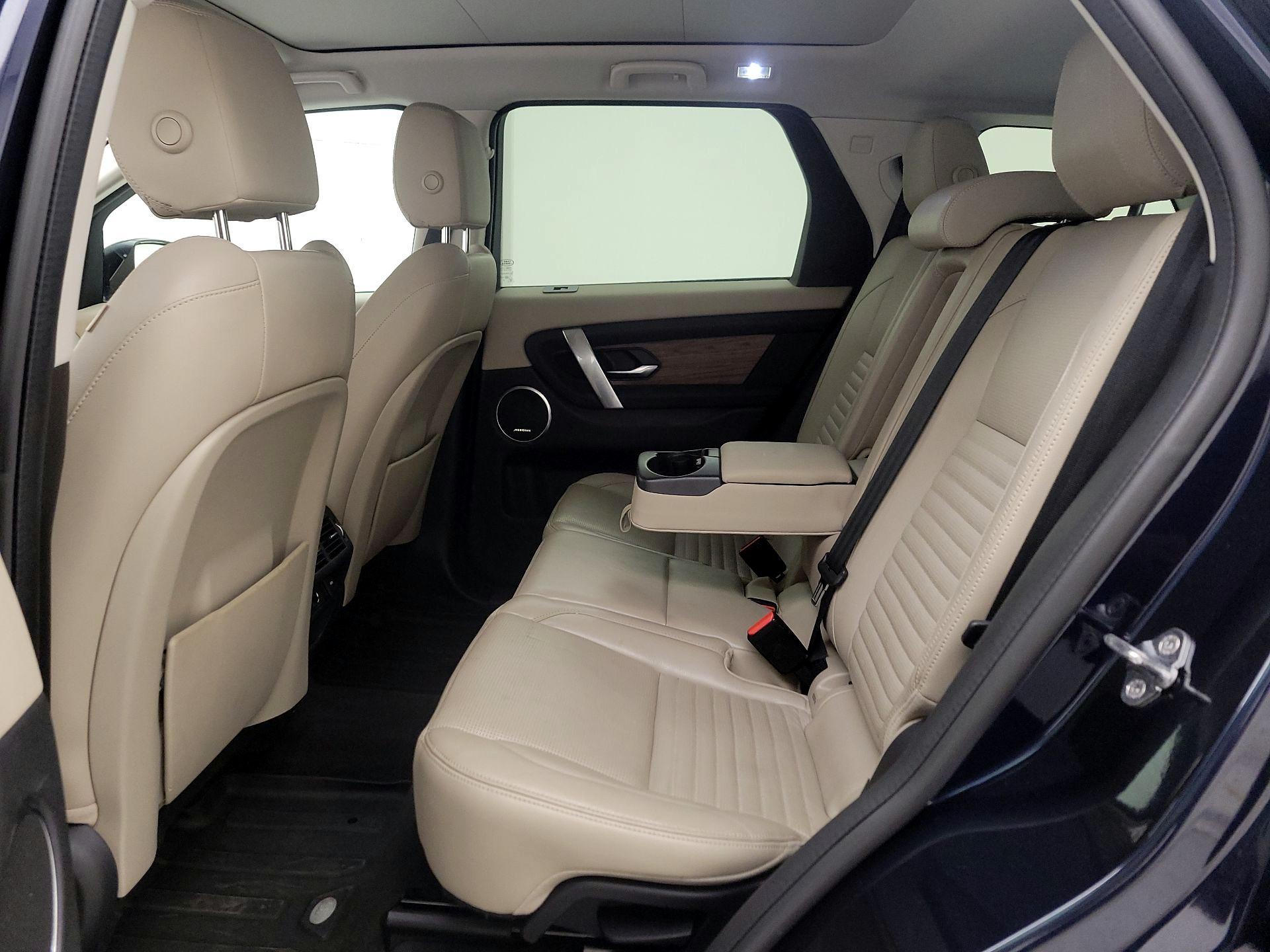 Thumbnail: 2020 Land Rover Discovery Sport - 19