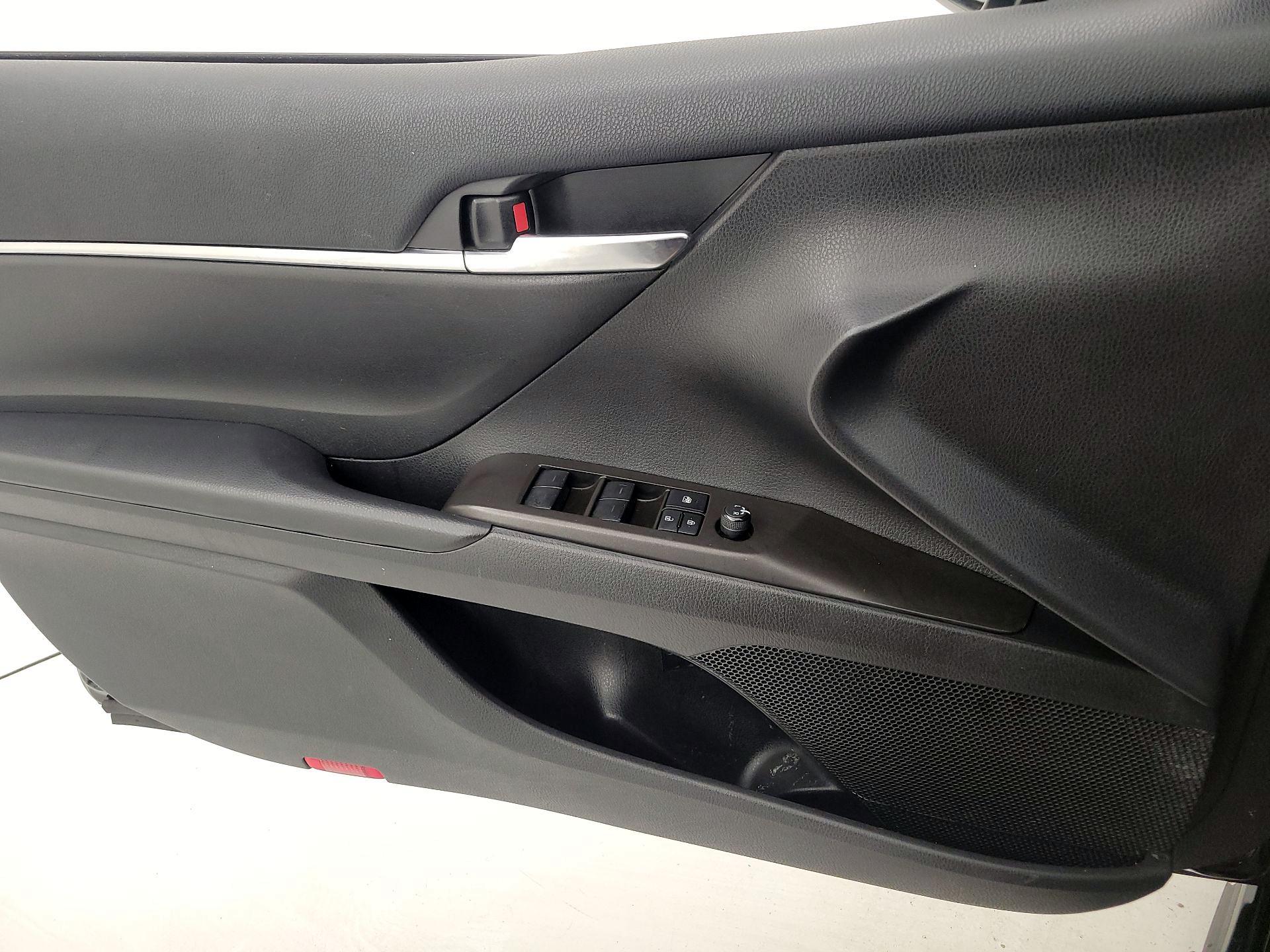 Thumbnail: 2022 Toyota Camry - 12