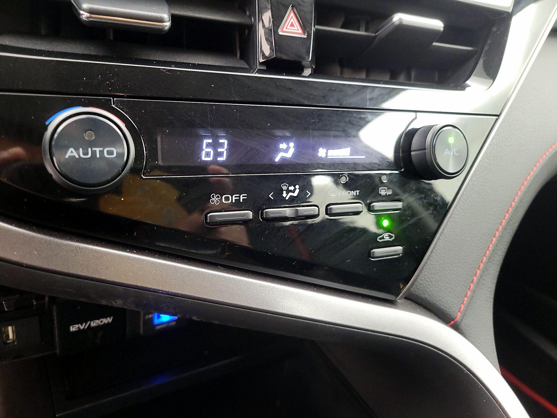 Thumbnail: 2022 Toyota Camry - 14