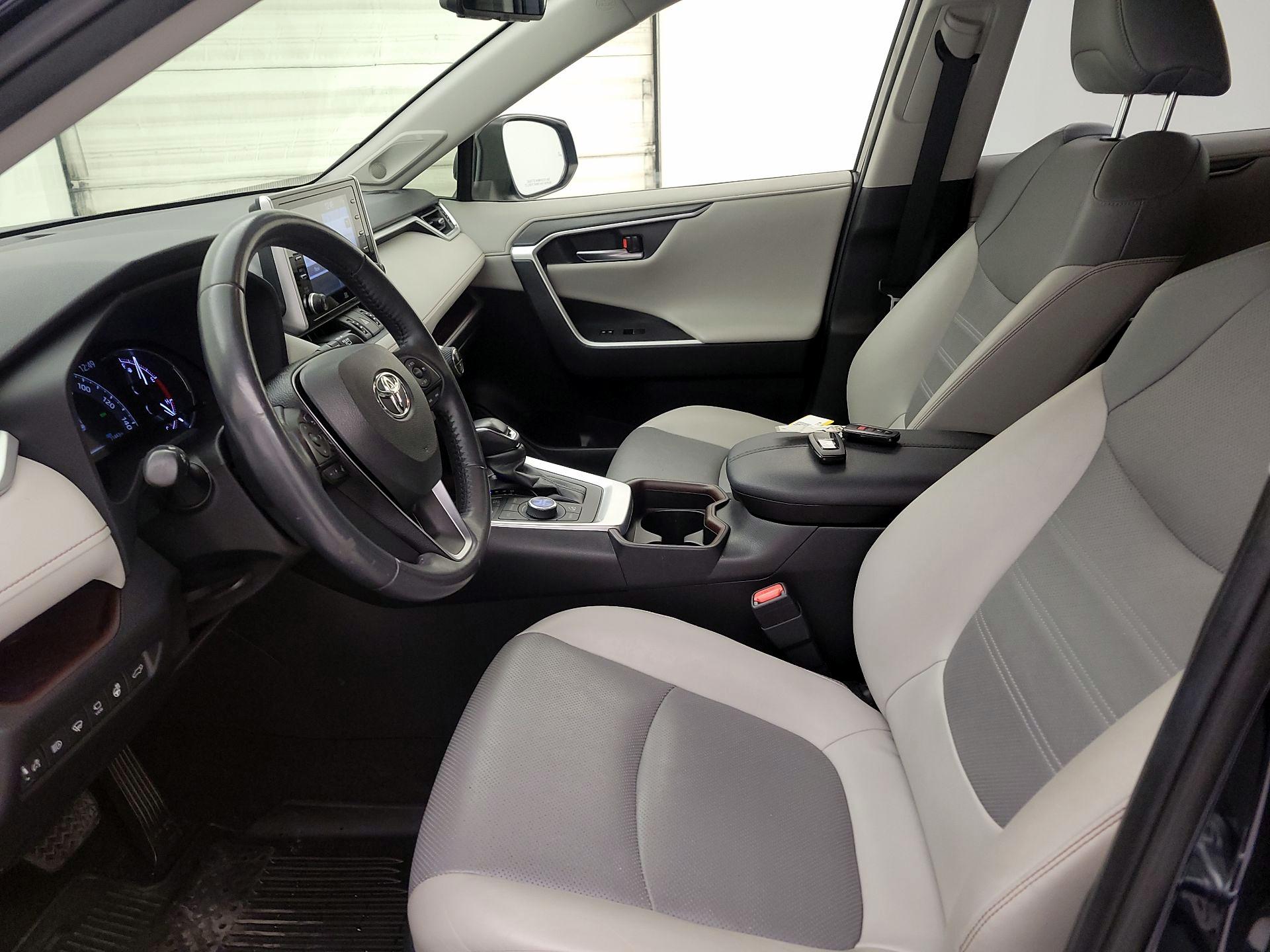 Thumbnail: 2019 Toyota RAV4 - 11