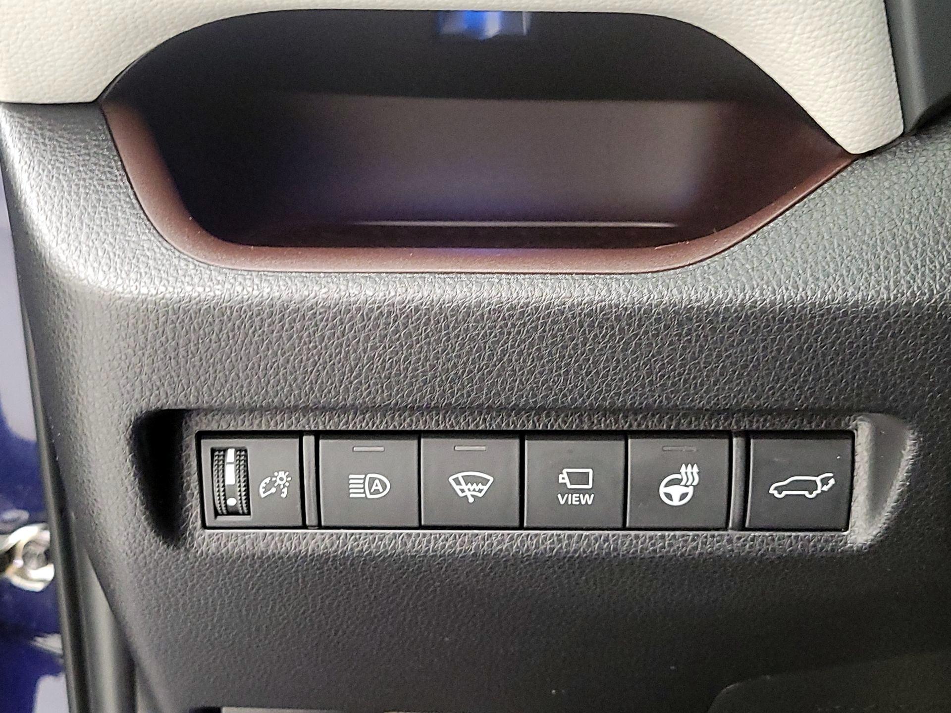 Thumbnail: 2019 Toyota RAV4 - 13