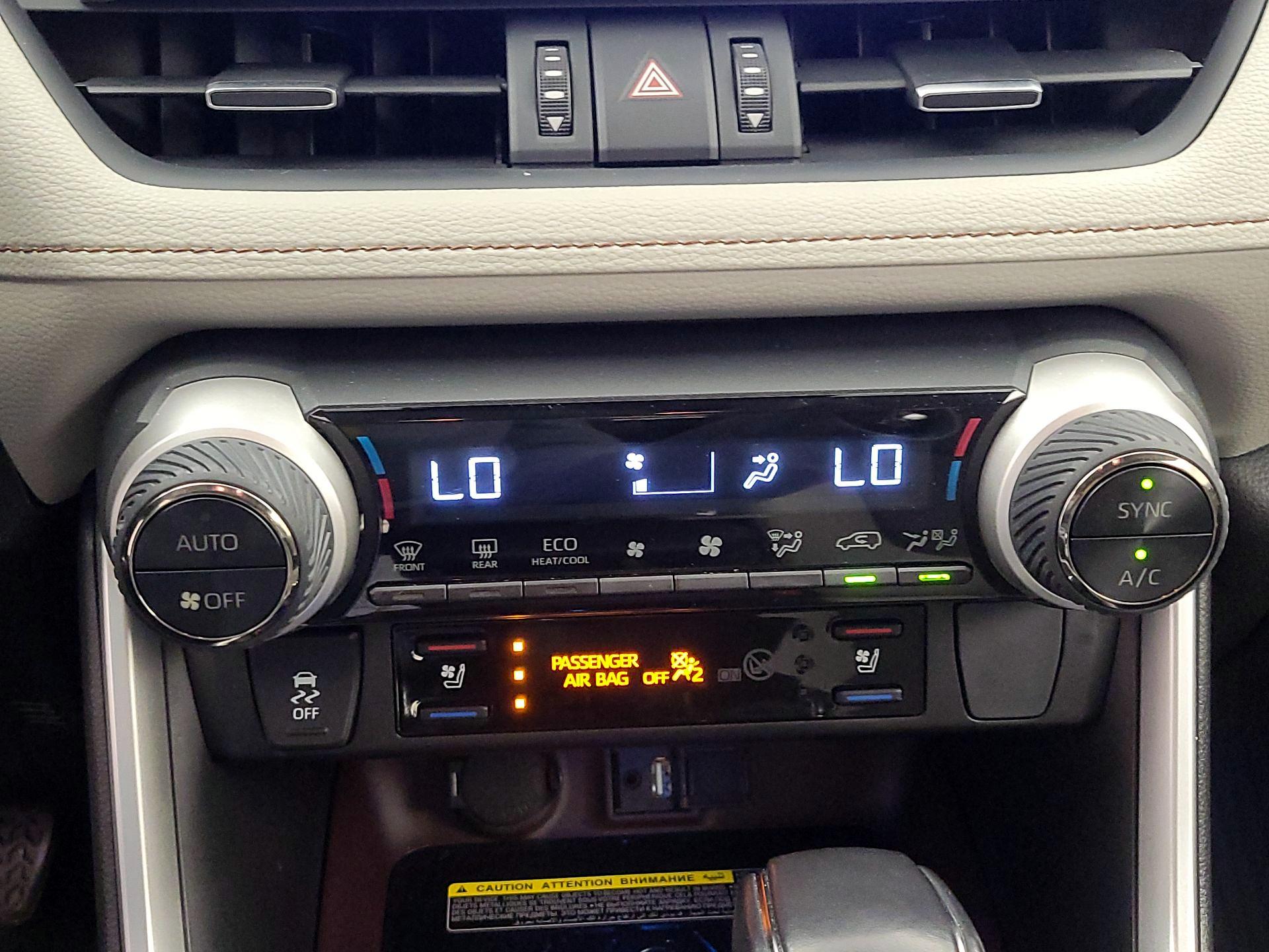 Thumbnail: 2019 Toyota RAV4 - 16