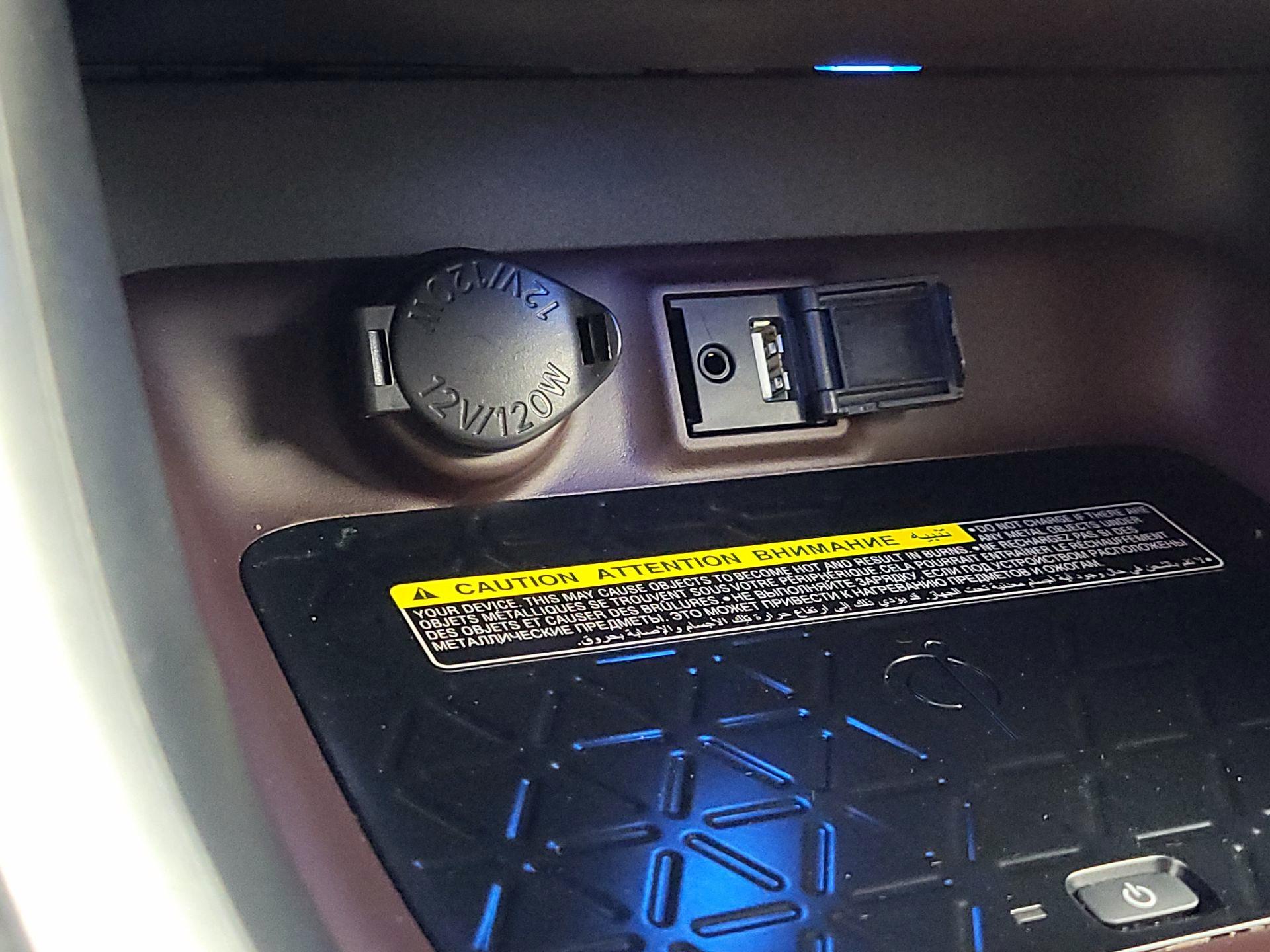 Thumbnail: 2019 Toyota RAV4 - 18