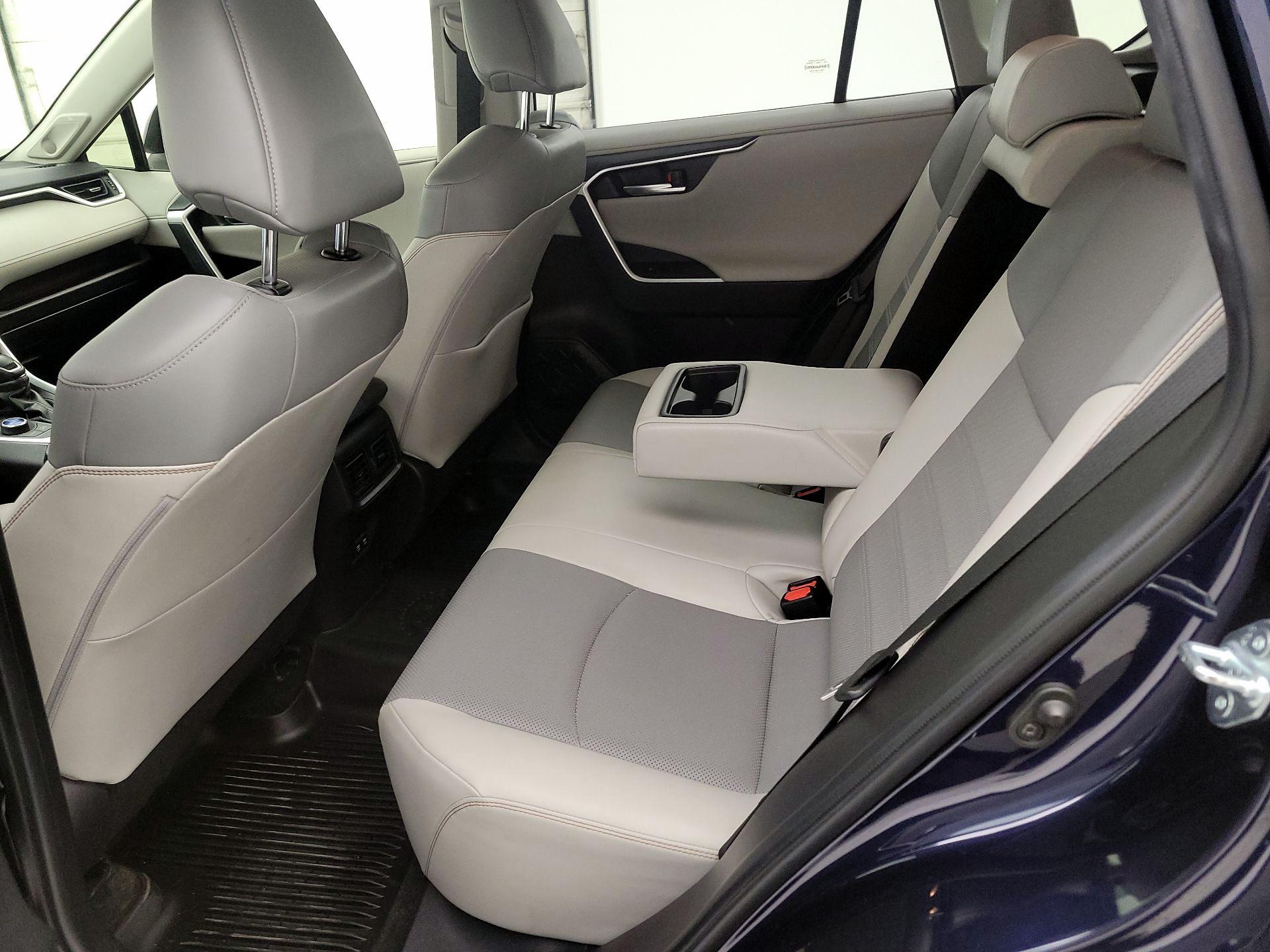 Thumbnail: 2019 Toyota RAV4 - 19