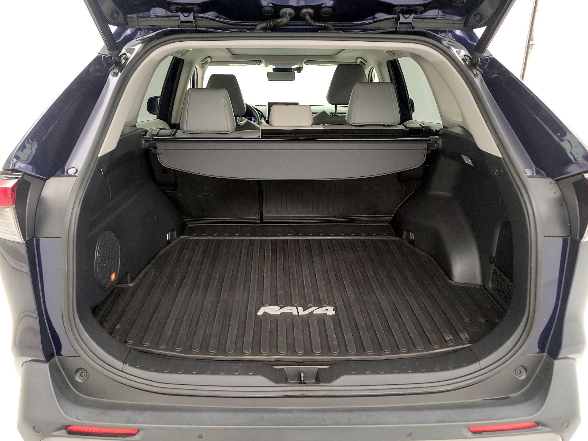 Thumbnail: 2019 Toyota RAV4 - 20