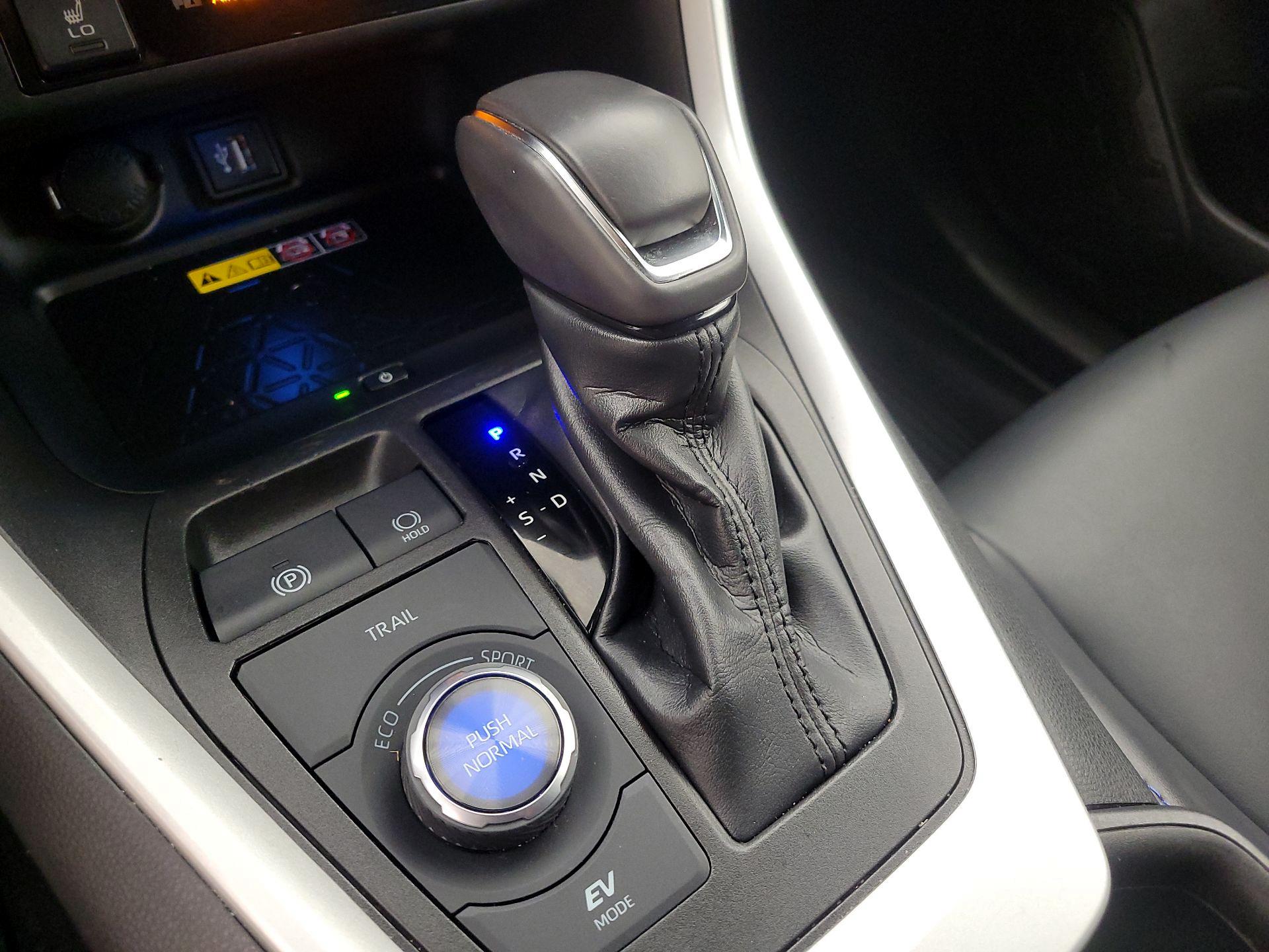 Thumbnail: 2023 Toyota RAV4 - 17