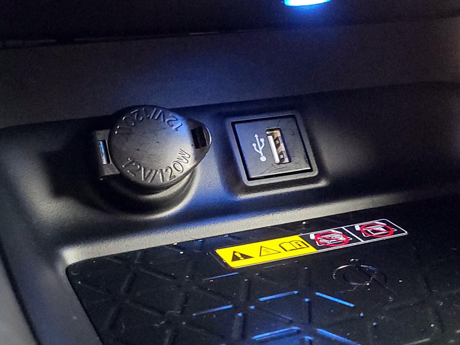 Thumbnail: 2023 Toyota RAV4 - 18