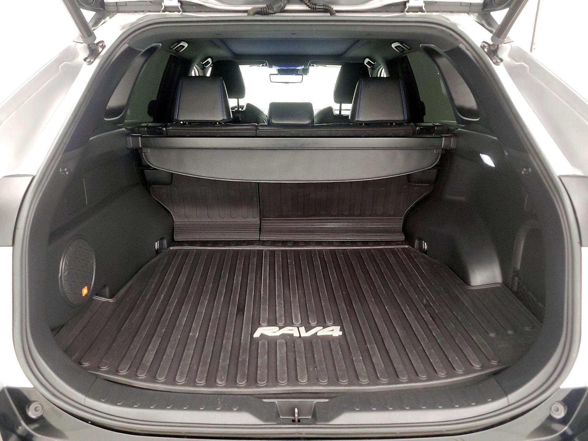 Thumbnail: 2023 Toyota RAV4 - 20