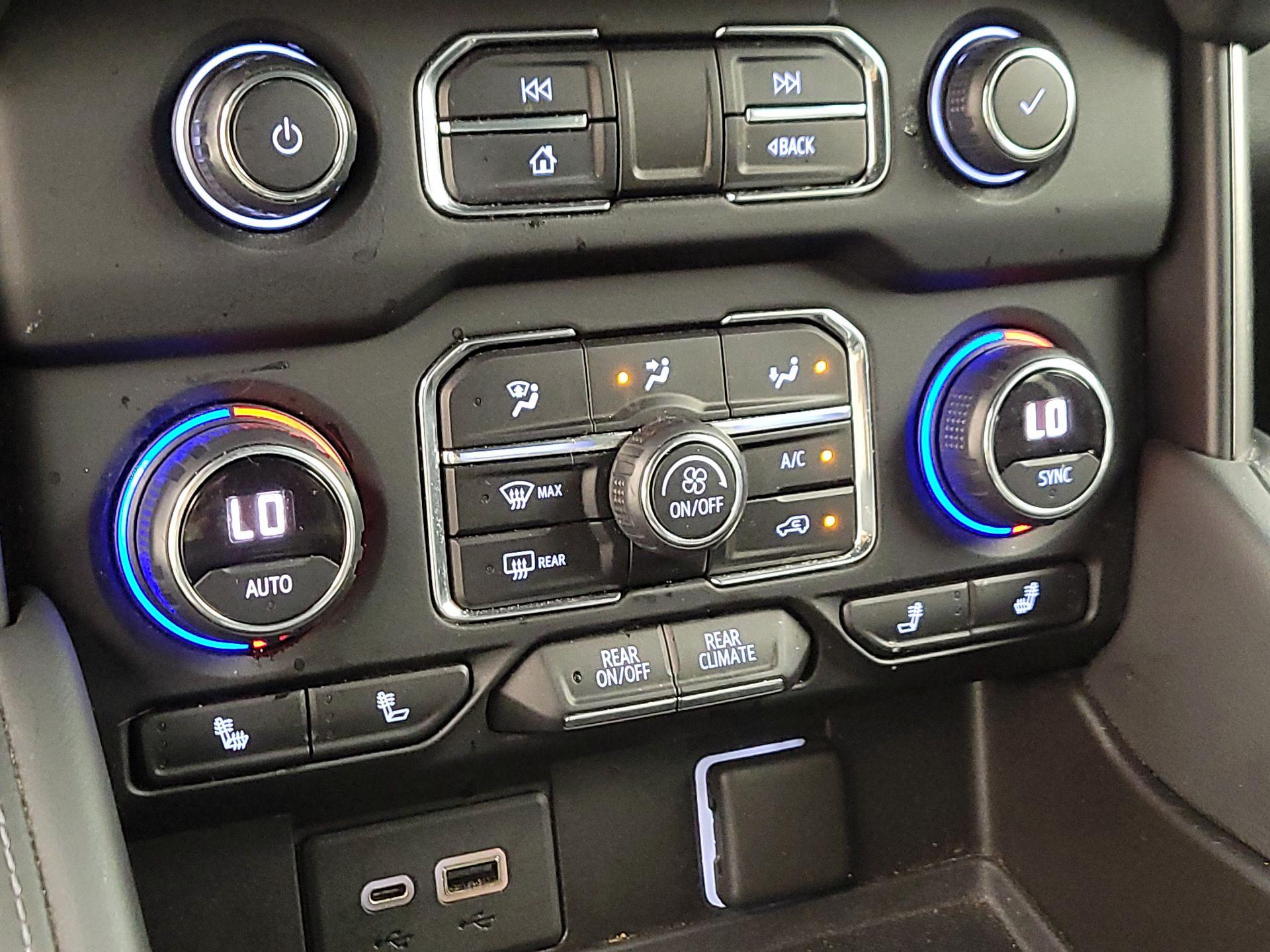 Thumbnail: 2021 Chevrolet Tahoe - 16