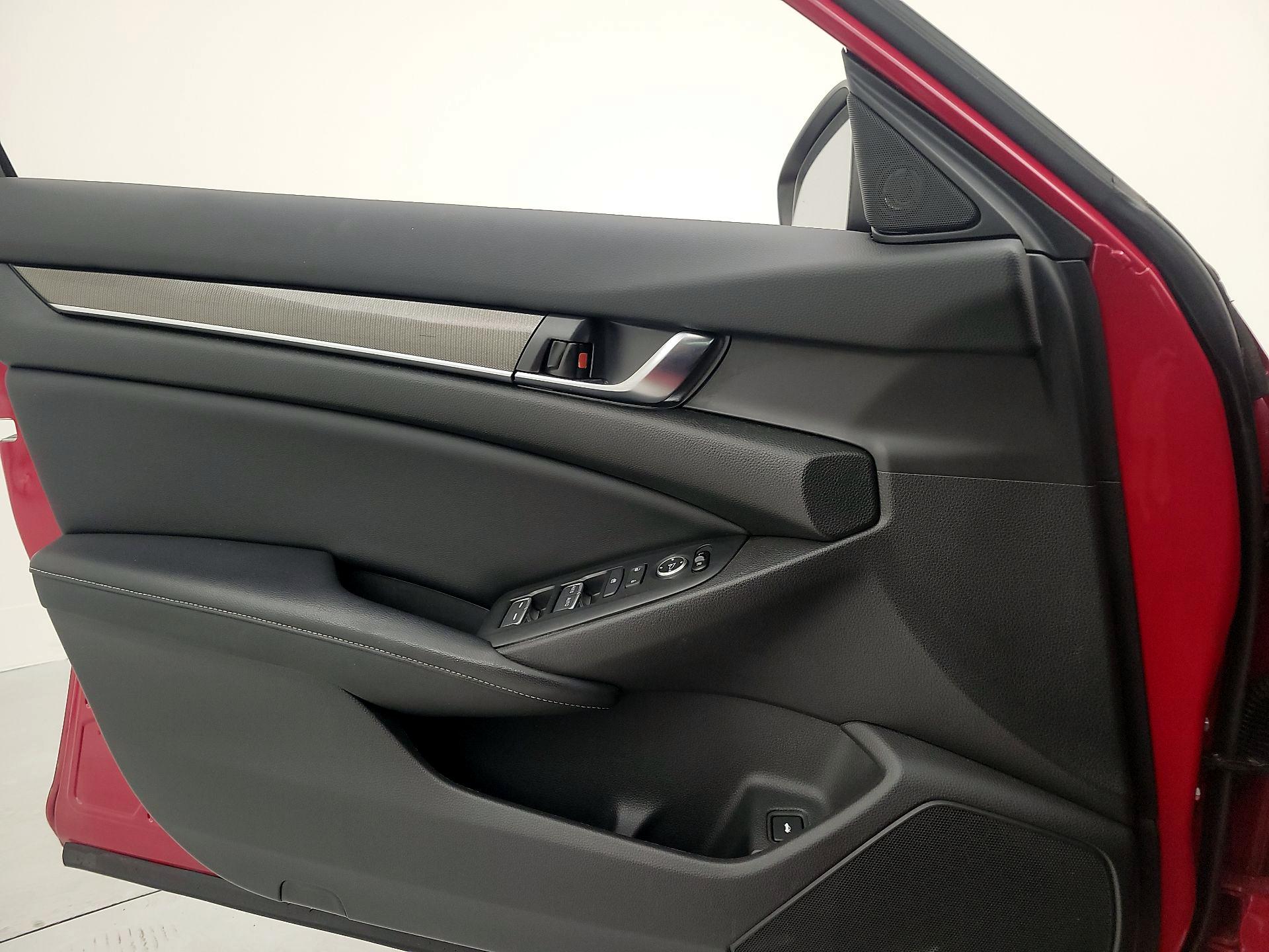 Thumbnail: 2018 Honda Accord - 12