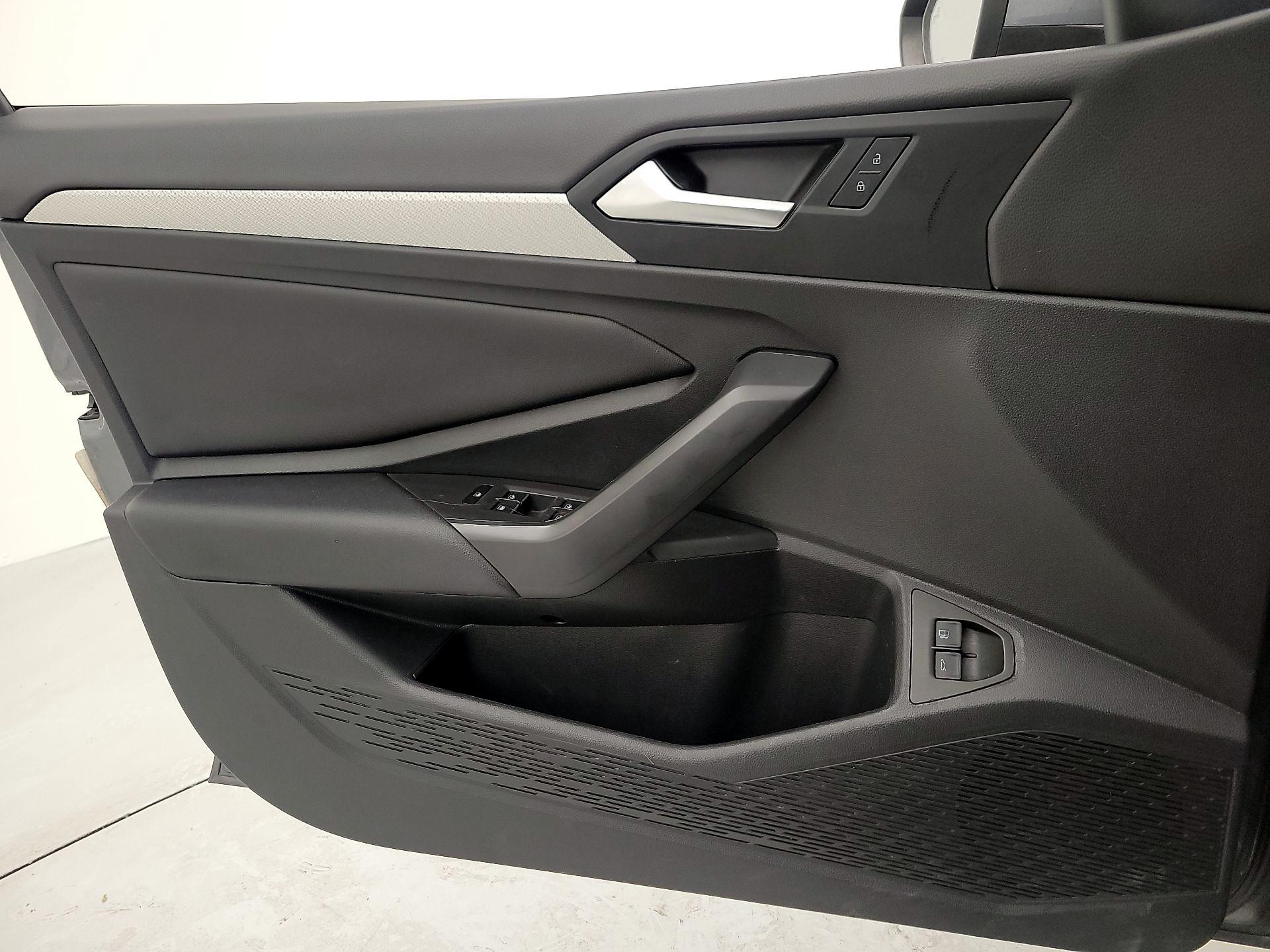 Thumbnail: 2021 Volkswagen Jetta - 12