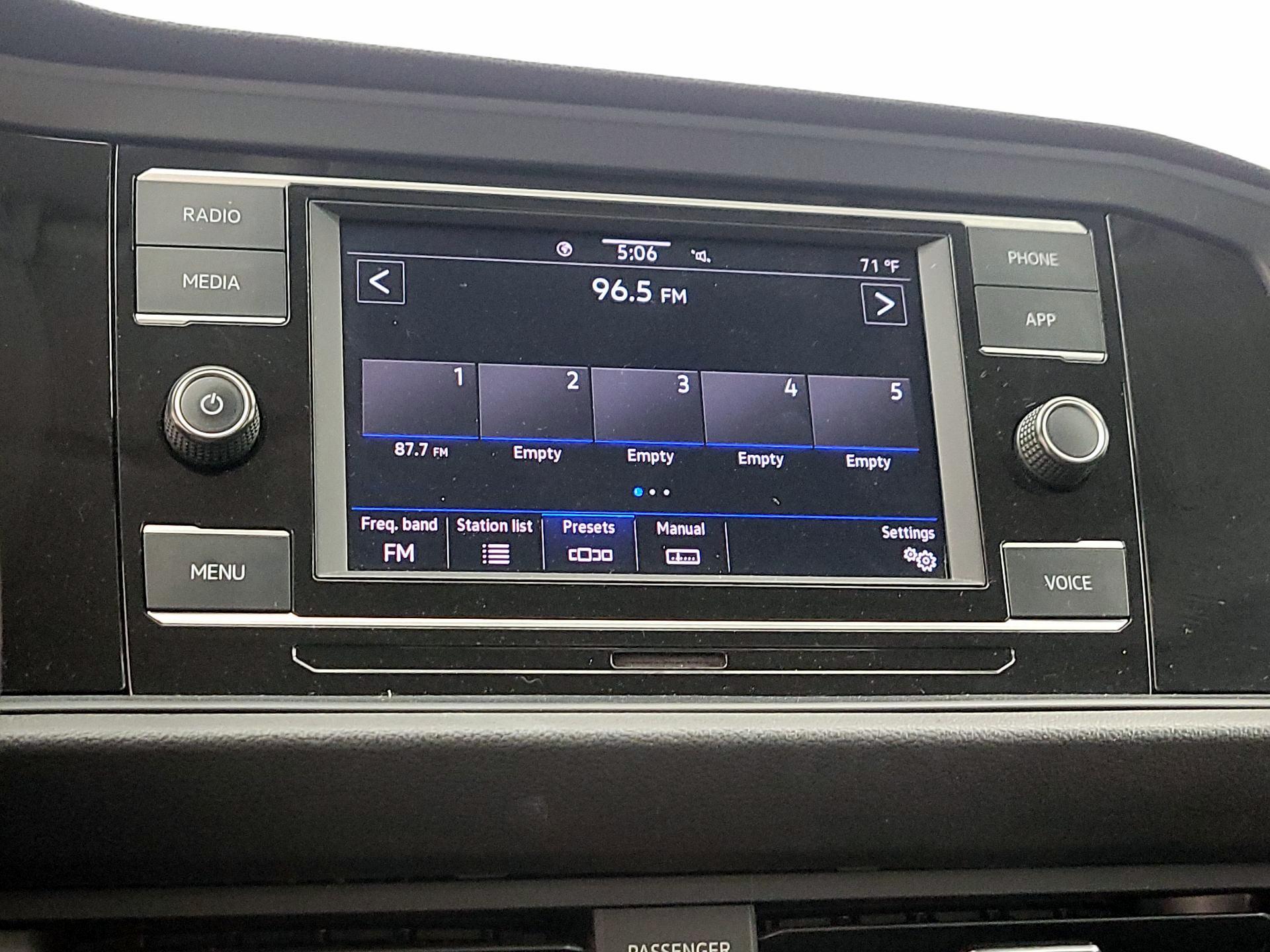 Thumbnail: 2021 Volkswagen Jetta - 15