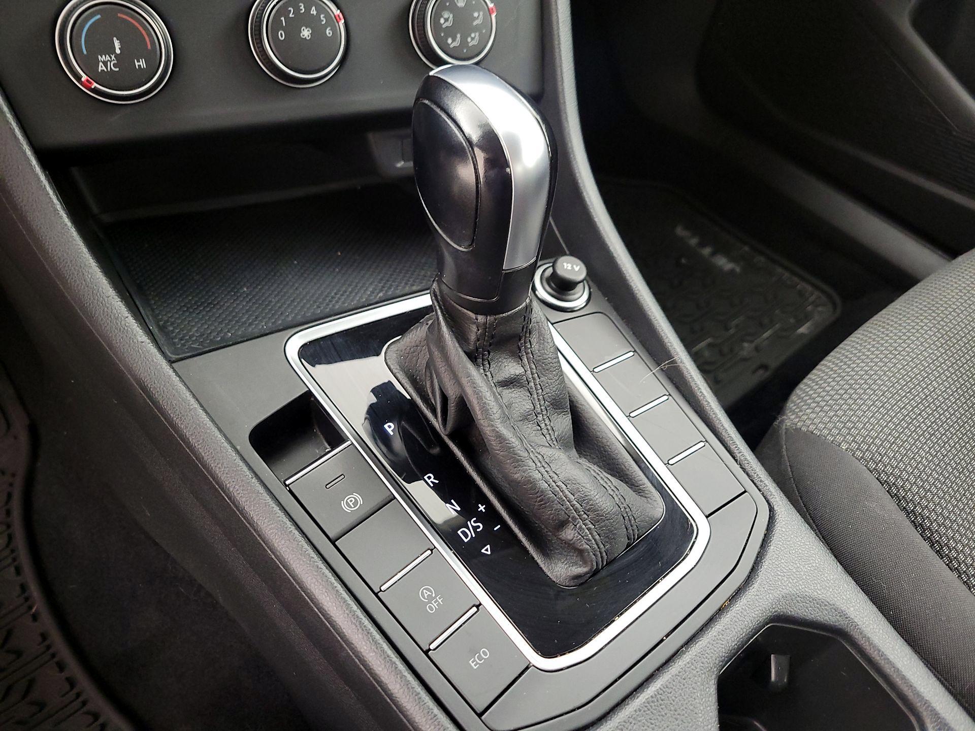 Thumbnail: 2021 Volkswagen Jetta - 17