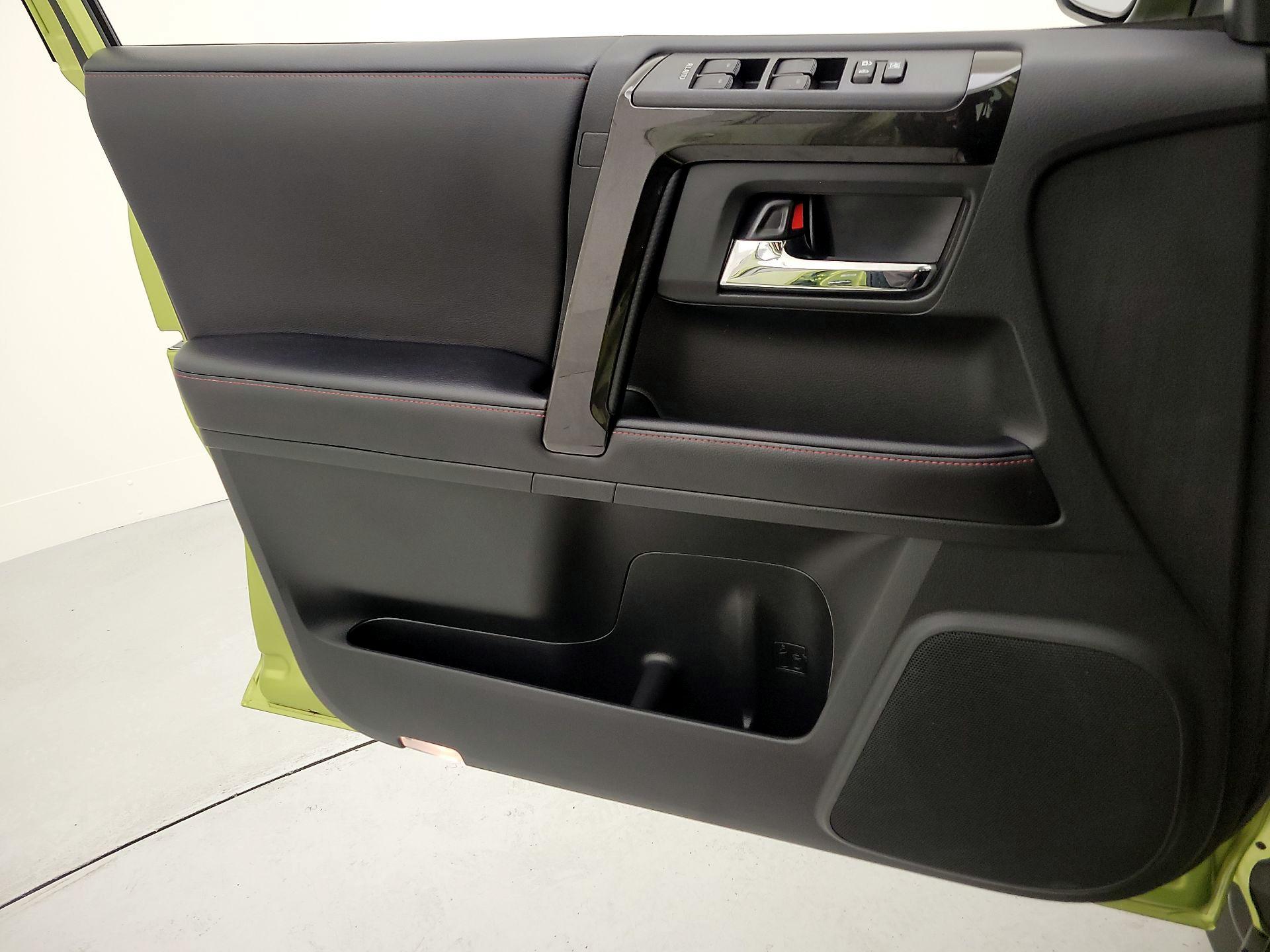 Thumbnail: 2022 Toyota 4Runner - 12