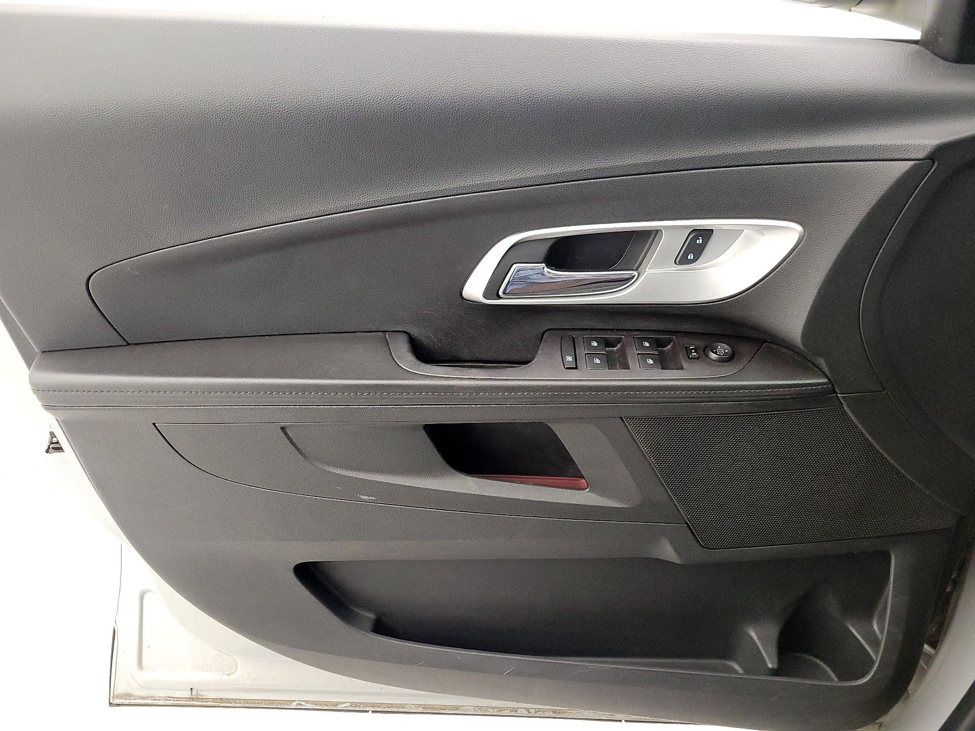 Thumbnail: 2015 Chevrolet Equinox - 12