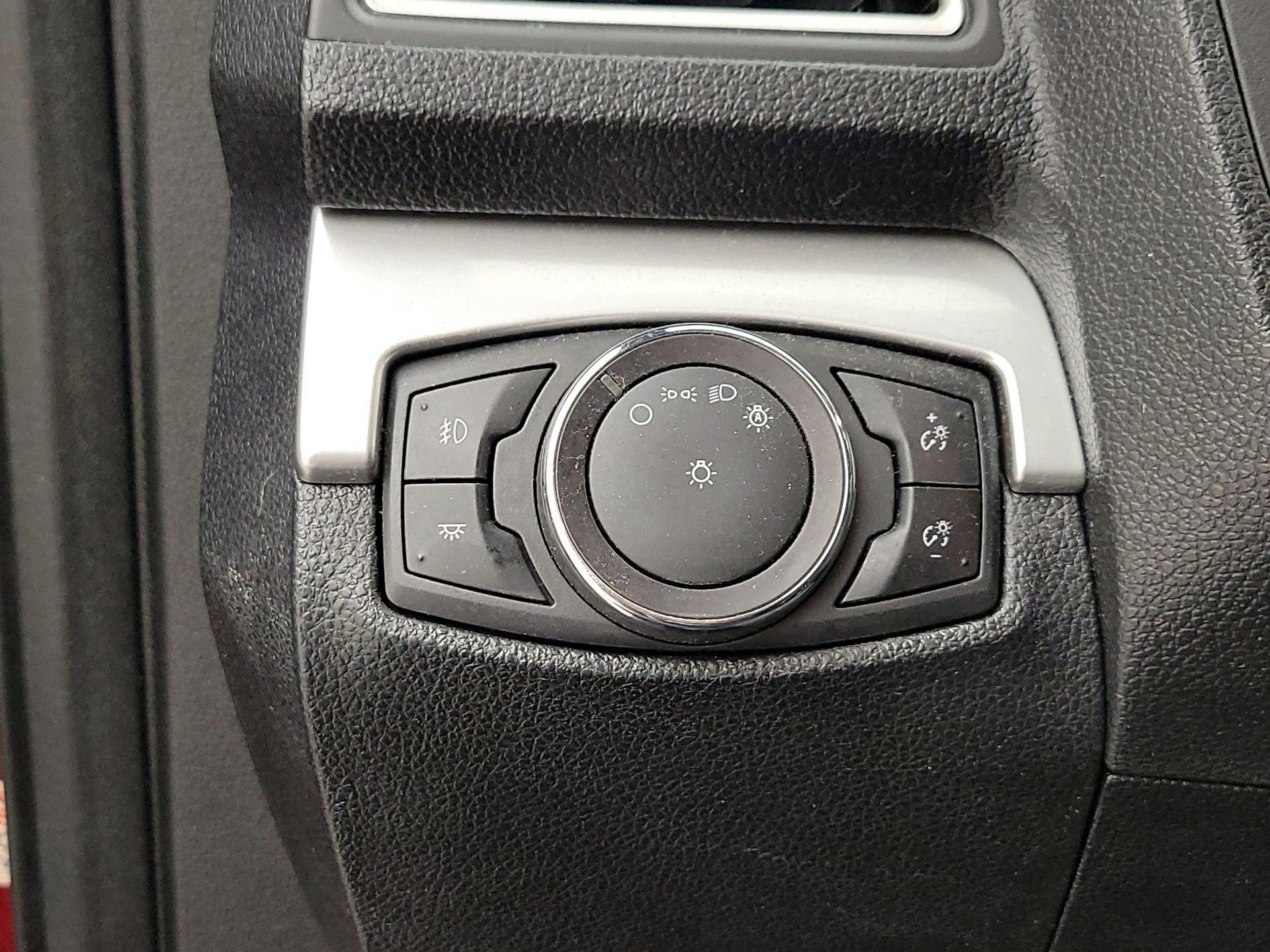 Thumbnail: 2017 Ford Explorer - 13