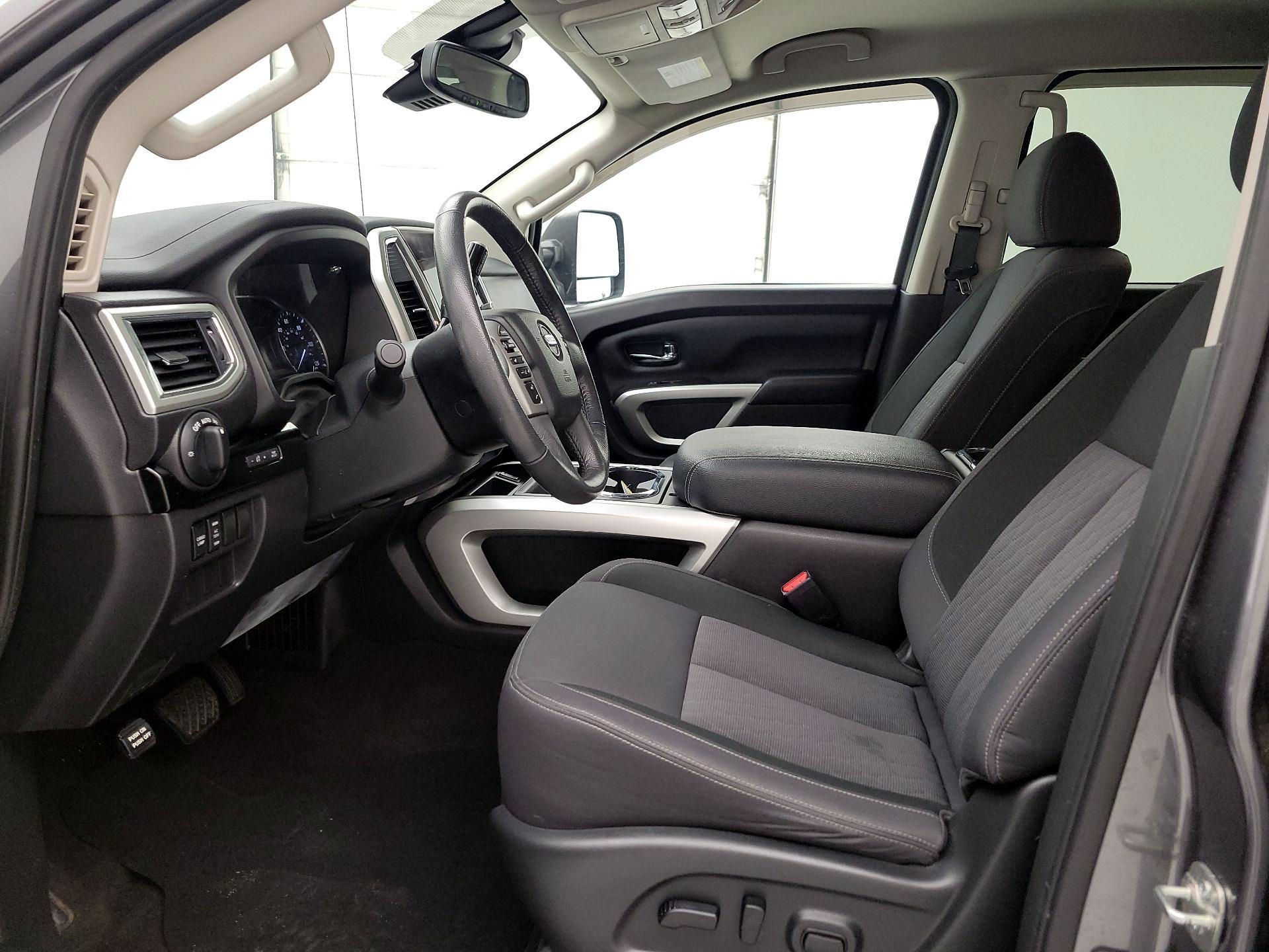 Thumbnail: 2020 Nissan Titan - 11