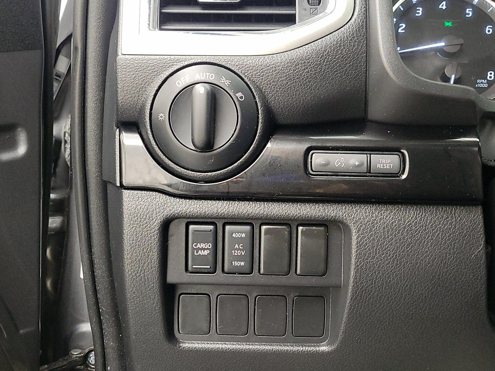 Thumbnail: 2020 Nissan Titan - 13