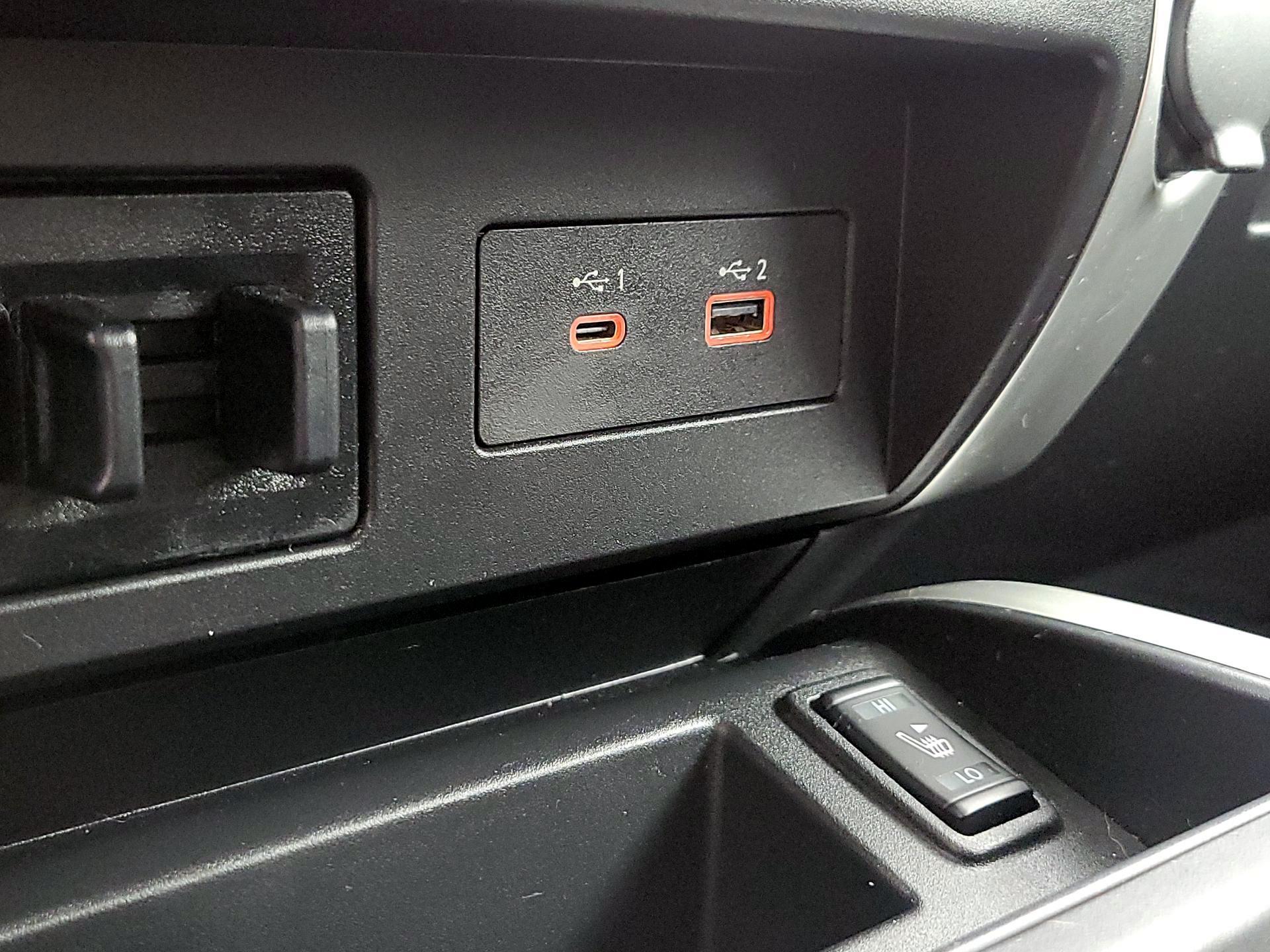 Thumbnail: 2020 Nissan Titan - 18