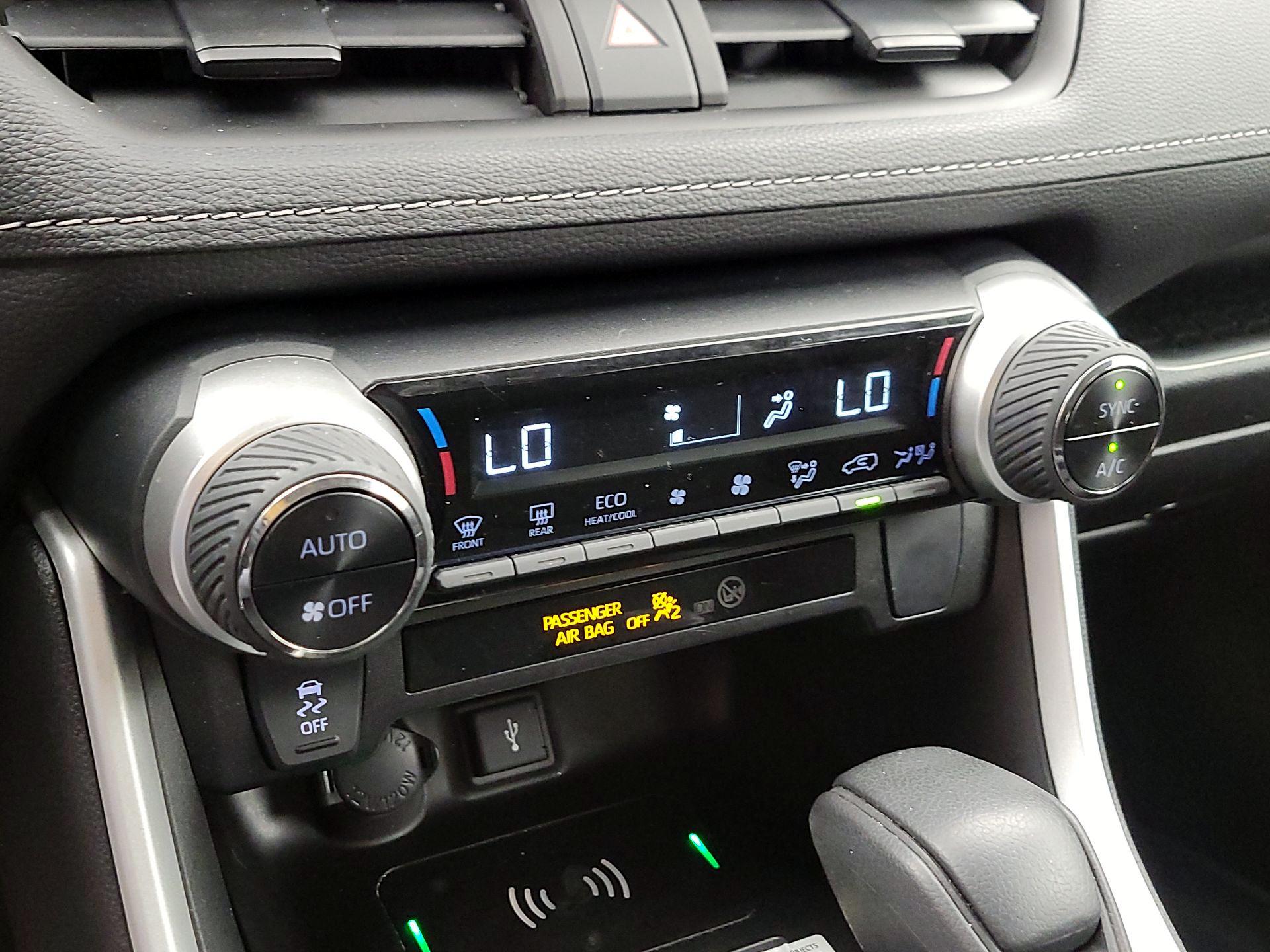 Thumbnail: 2022 Toyota RAV4 - 16