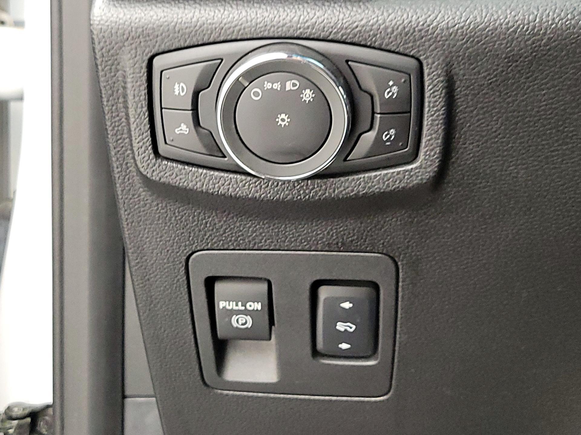 Thumbnail: 2016 Ford F-150 - 13